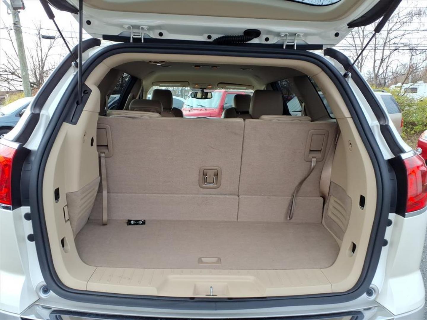 2011 White Diamond Tricoat Buick Enclave CXL-2 (5GAKVCED1BJ) with an 3.6L 6 Cylinder Fuel Injected engine, V6 AT AWD transmission, located at 50 Eastern Blvd., Essex, MD, 21221, (410) 686-3444, 39.304367, -76.484947 - Photo#4