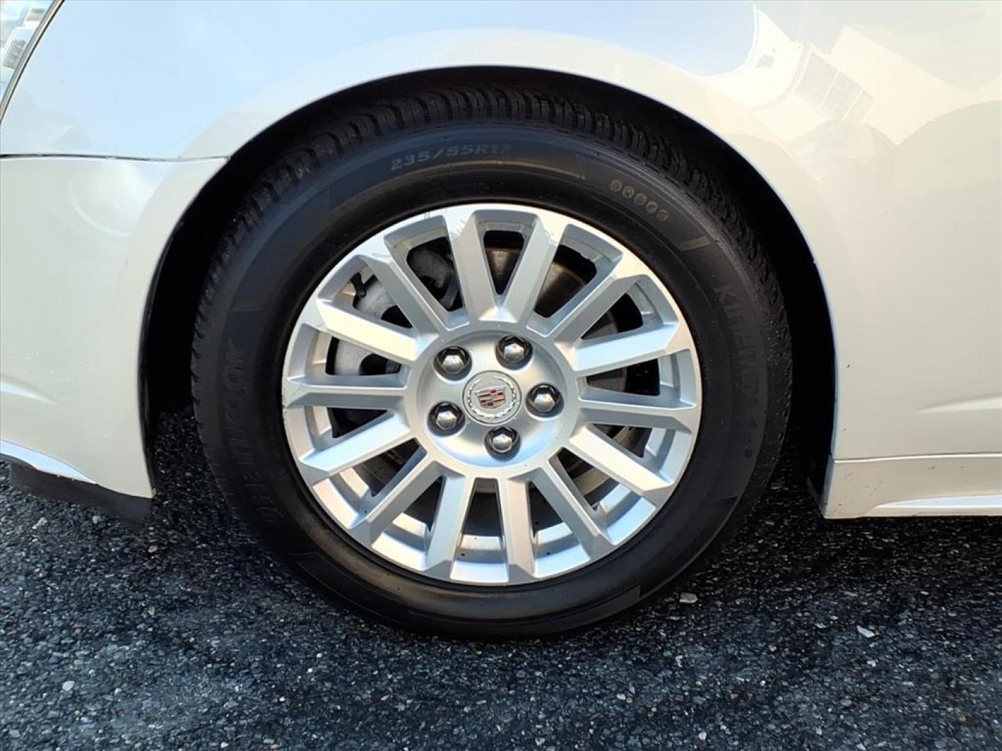 2013 White Diamond Tricoat Cadillac CTS 3.0L Luxury (1G6DH5E57D0) with an 3.0L 6 Cylinder Fuel Injected engine, V6AWD transmission, located at 50 Eastern Blvd., Essex, MD, 21221, (410) 686-3444, 39.304367, -76.484947 - Photo#7
