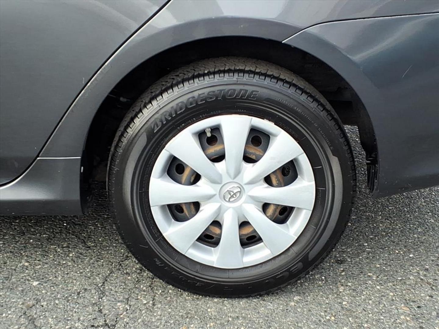 2010 Magnetic Gray Metallic Toyota Corolla LE (2T1BU4EE9AC) with an 1.8L 1.8L I4 132hp 128ft. lbs. Sequential-Port F.I. engine, 4-Speed Automatic transmission, located at 50 Eastern Blvd., Essex, MD, 21221, (410) 686-3444, 39.304367, -76.484947 - Photo#6