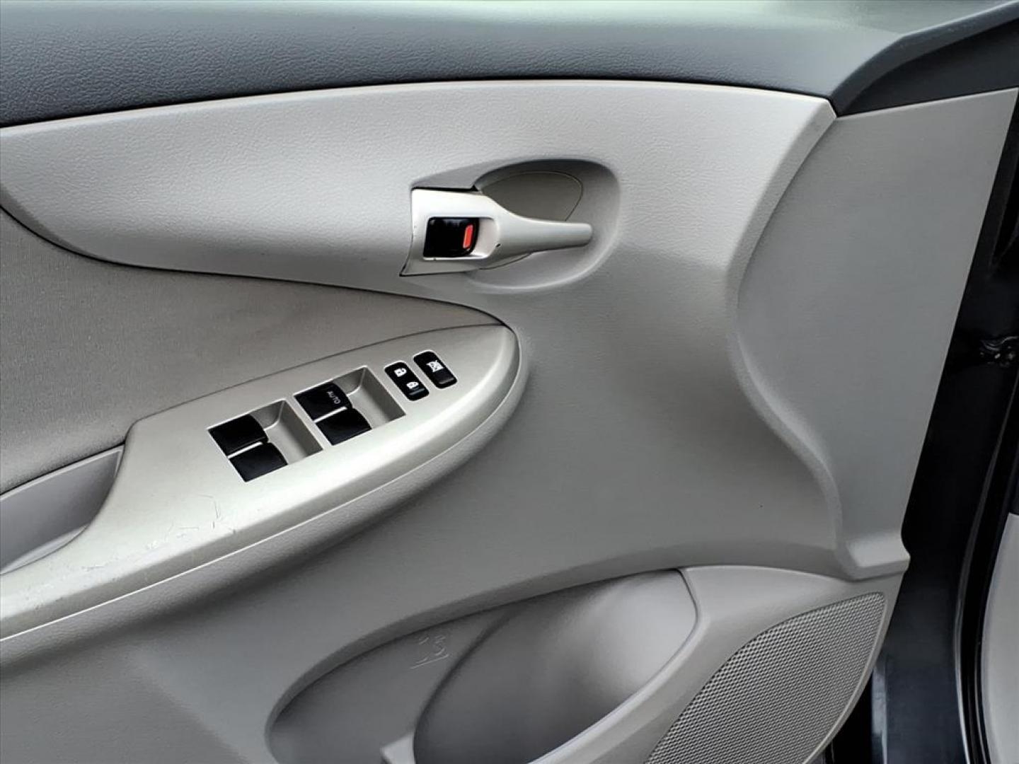 2010 Magnetic Gray Metallic Toyota Corolla LE (2T1BU4EE9AC) with an 1.8L 1.8L I4 132hp 128ft. lbs. Sequential-Port F.I. engine, 4-Speed Automatic transmission, located at 50 Eastern Blvd., Essex, MD, 21221, (410) 686-3444, 39.304367, -76.484947 - Photo#7