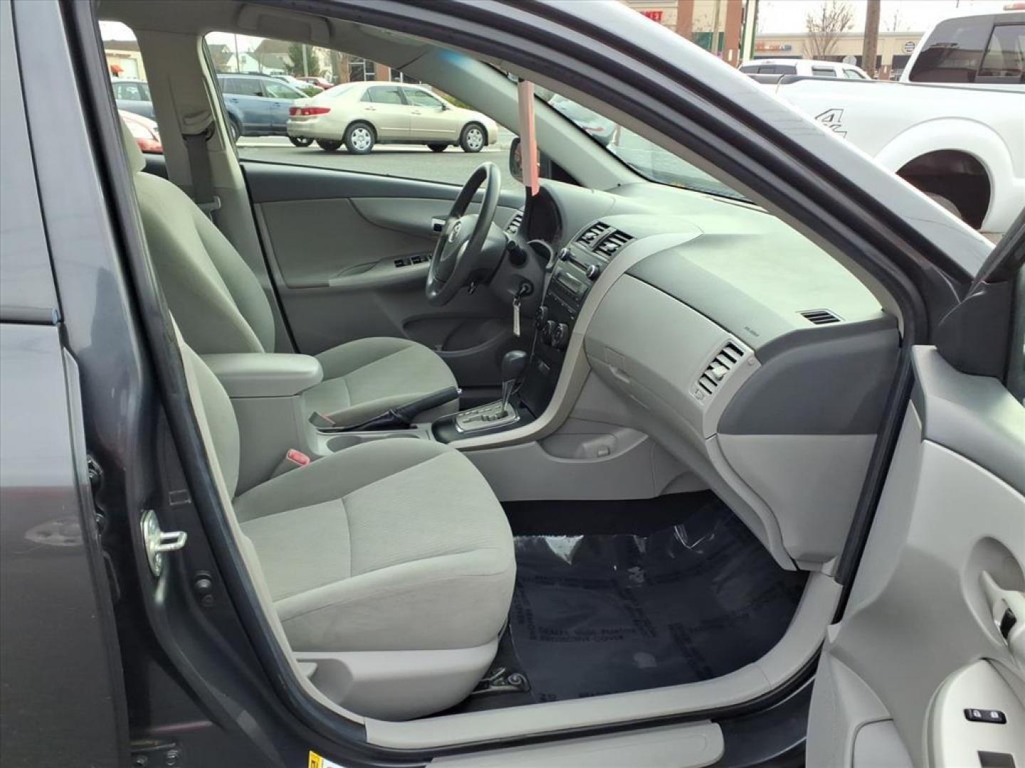 2010 Magnetic Gray Metallic Toyota Corolla LE (2T1BU4EE9AC) with an 1.8L 1.8L I4 132hp 128ft. lbs. Sequential-Port F.I. engine, 4-Speed Automatic transmission, located at 50 Eastern Blvd., Essex, MD, 21221, (410) 686-3444, 39.304367, -76.484947 - Photo#14