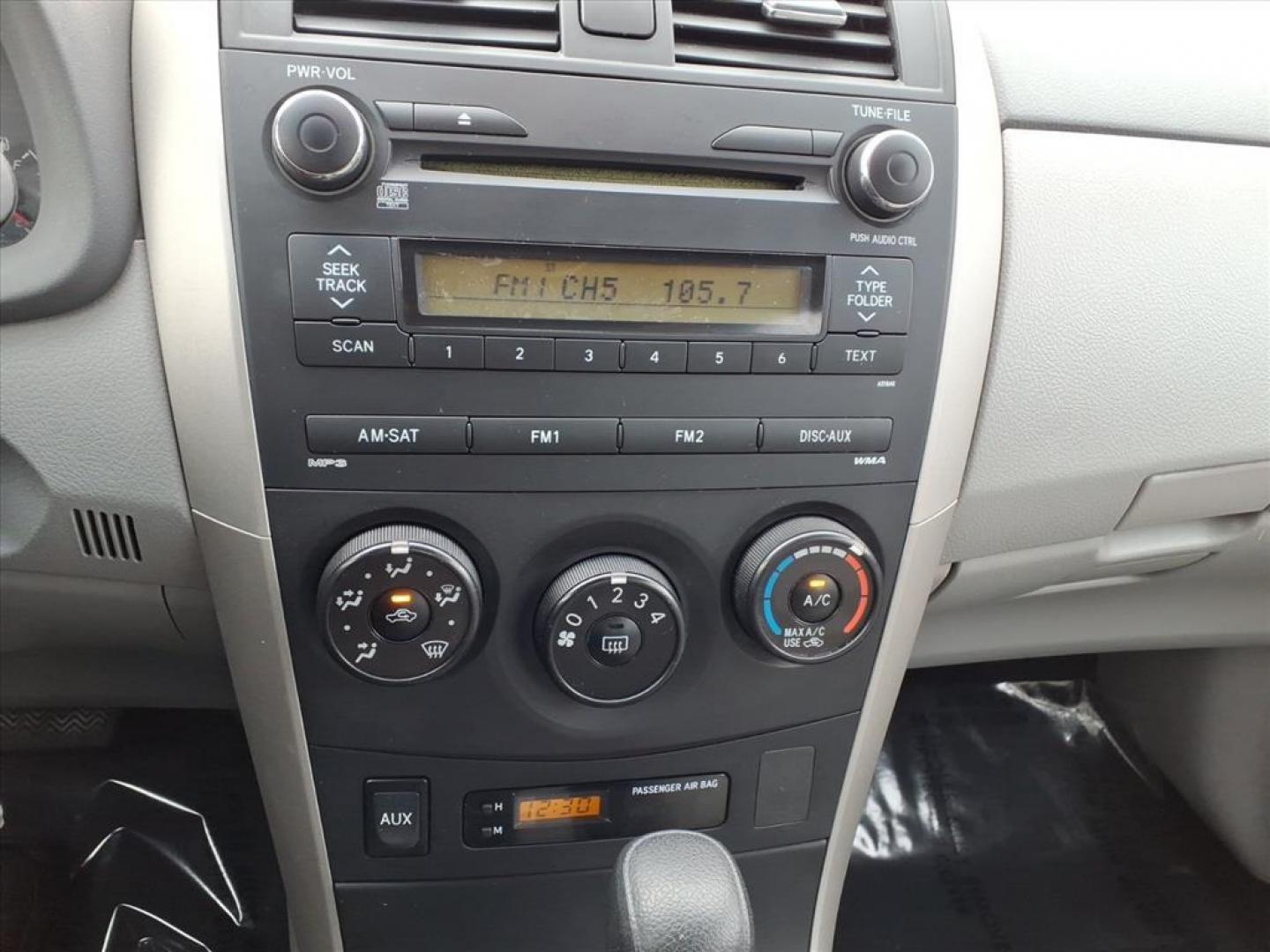 2010 Magnetic Gray Metallic Toyota Corolla LE (2T1BU4EE9AC) with an 1.8L 1.8L I4 132hp 128ft. lbs. Sequential-Port F.I. engine, 4-Speed Automatic transmission, located at 50 Eastern Blvd., Essex, MD, 21221, (410) 686-3444, 39.304367, -76.484947 - Photo#16