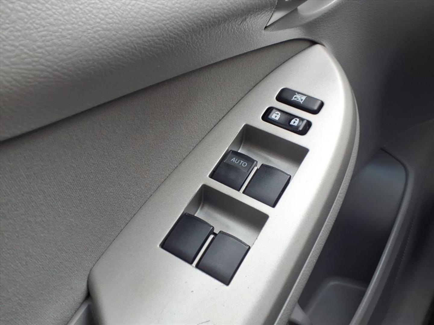 2010 Magnetic Gray Metallic Toyota Corolla LE (2T1BU4EE9AC) with an 1.8L 1.8L I4 132hp 128ft. lbs. Sequential-Port F.I. engine, 4-Speed Automatic transmission, located at 50 Eastern Blvd., Essex, MD, 21221, (410) 686-3444, 39.304367, -76.484947 - Photo#18