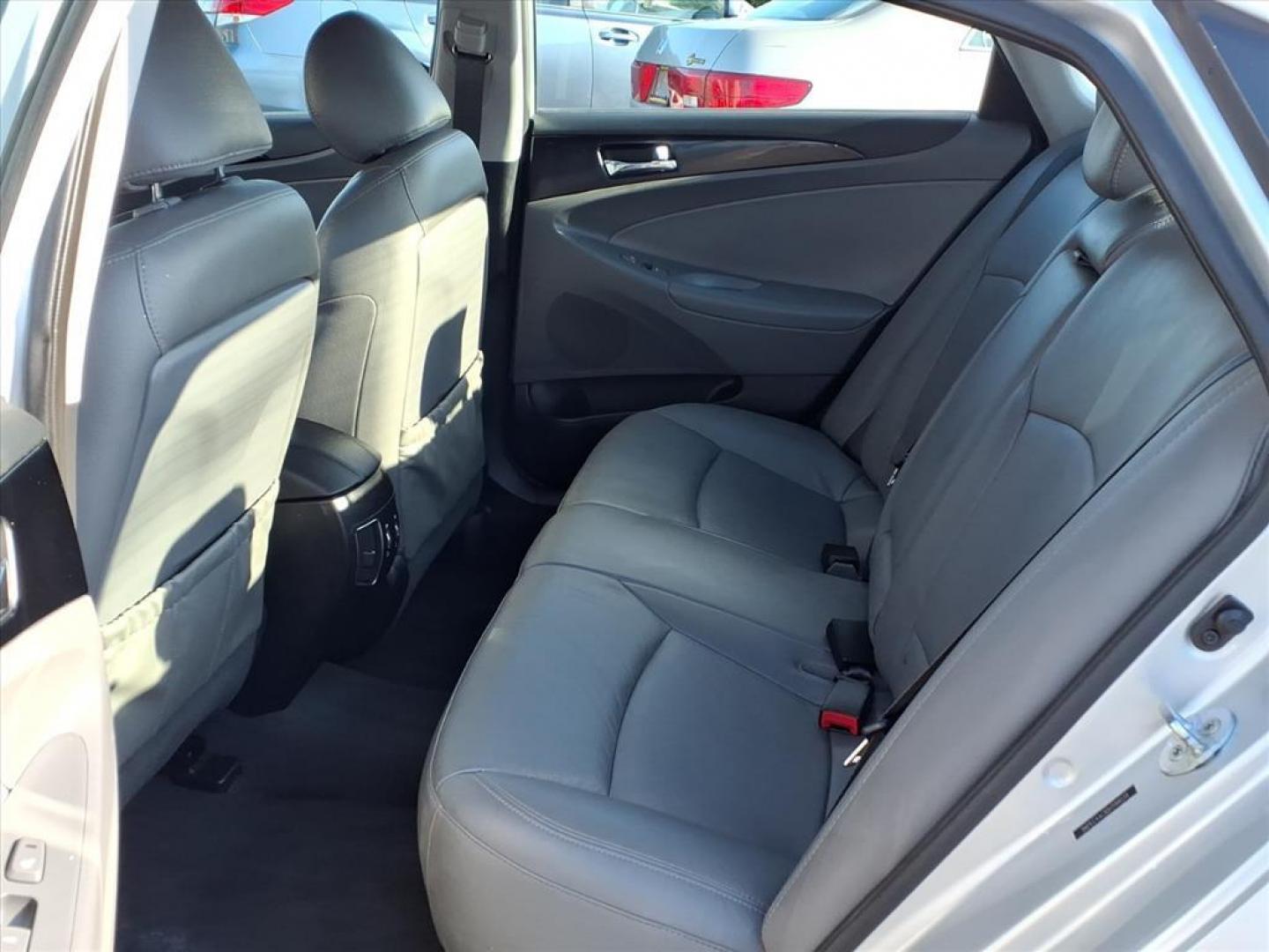 2013 Radiant Silver Hyundai SONATA Limited (5NPEC4AC5DH) with an 2.4L 4 Cylinder Fuel Injected engine, 4CYL transmission, located at 50 Eastern Blvd., Essex, MD, 21221, (410) 686-3444, 39.304367, -76.484947 - Photo#10