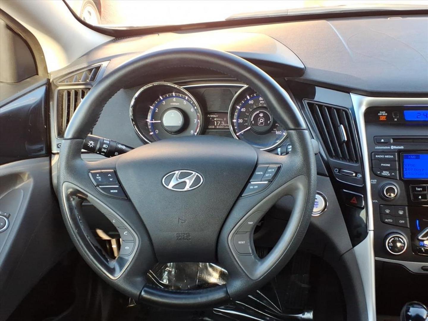 2013 Radiant Silver Hyundai SONATA Limited (5NPEC4AC5DH) with an 2.4L 4 Cylinder Fuel Injected engine, 4CYL transmission, located at 50 Eastern Blvd., Essex, MD, 21221, (410) 686-3444, 39.304367, -76.484947 - Photo#11