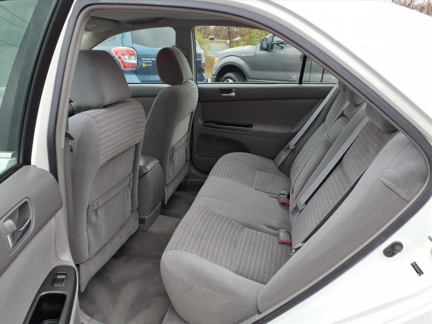 2006 Super White Toyota Camry LE (4T1BE32K36U) with an 2.4L 2L NA I4 double overhead cam (DOHC) 16V Fuel Injected engine, 5-Speed Automatic transmission, located at 50 Eastern Blvd., Essex, MD, 21221, (410) 686-3444, 39.304367, -76.484947 - Photo#12