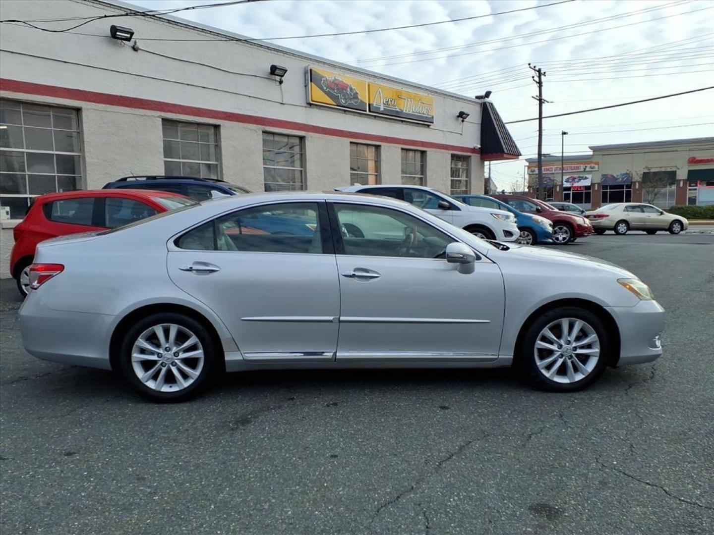 2012 Tungsten Pearl Lexus ES 350 Base (JTHBK1EG5C2) with an 3.5L 6 Cylinder Sequential Fuel Injection engine, Automatic transmission, located at 50 Eastern Blvd., Essex, MD, 21221, (410) 686-3444, 39.304367, -76.484947 - Photo#3