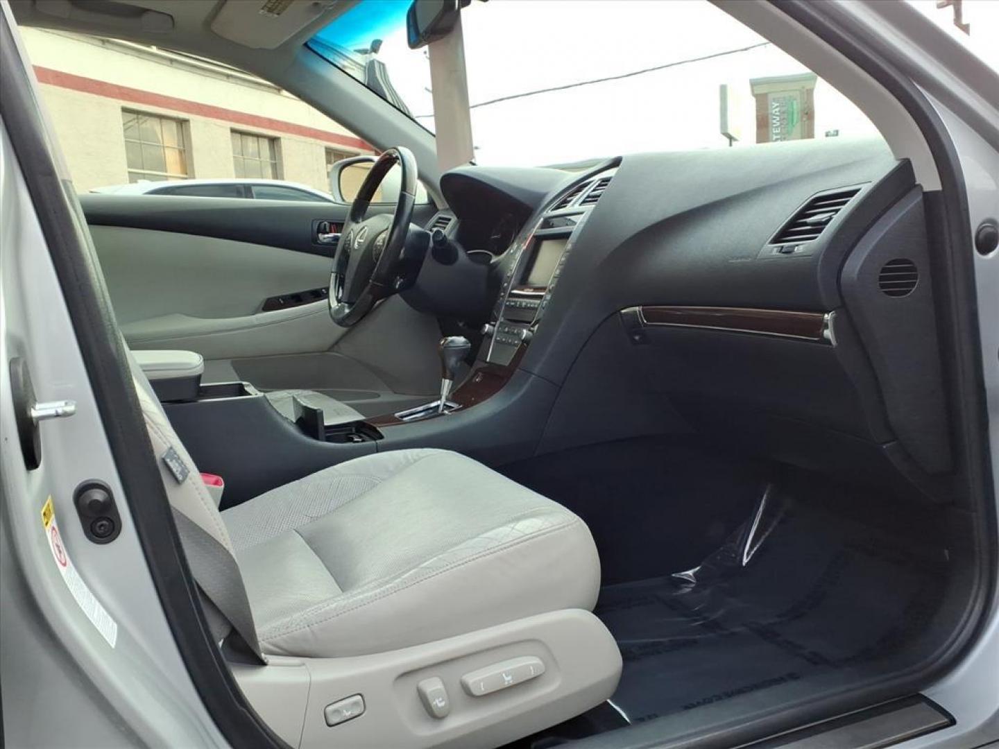 2012 Tungsten Pearl Lexus ES 350 Base (JTHBK1EG5C2) with an 3.5L 6 Cylinder Sequential Fuel Injection engine, Automatic transmission, located at 50 Eastern Blvd., Essex, MD, 21221, (410) 686-3444, 39.304367, -76.484947 - Photo#16