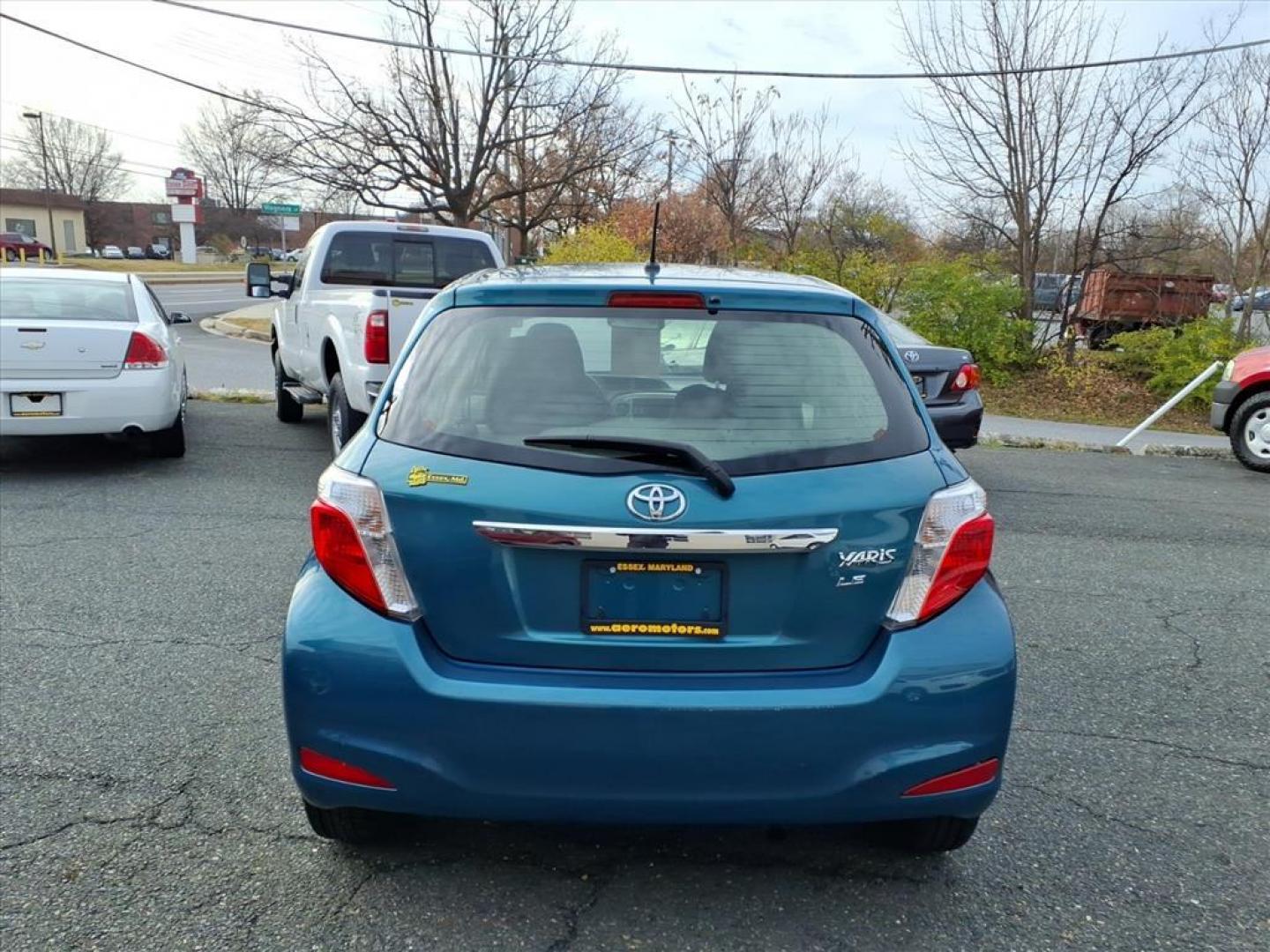 2012 Blazing Blue Pearl Toyota Yaris 5-Door LE (JTDKTUD3XCD) with an 1.5L 1.5L I4 106hp 103ft. lbs. Sequential-Port F.I. engine, 4-Speed Automatic transmission, located at 50 Eastern Blvd., Essex, MD, 21221, (410) 686-3444, 39.304367, -76.484947 - Photo#3