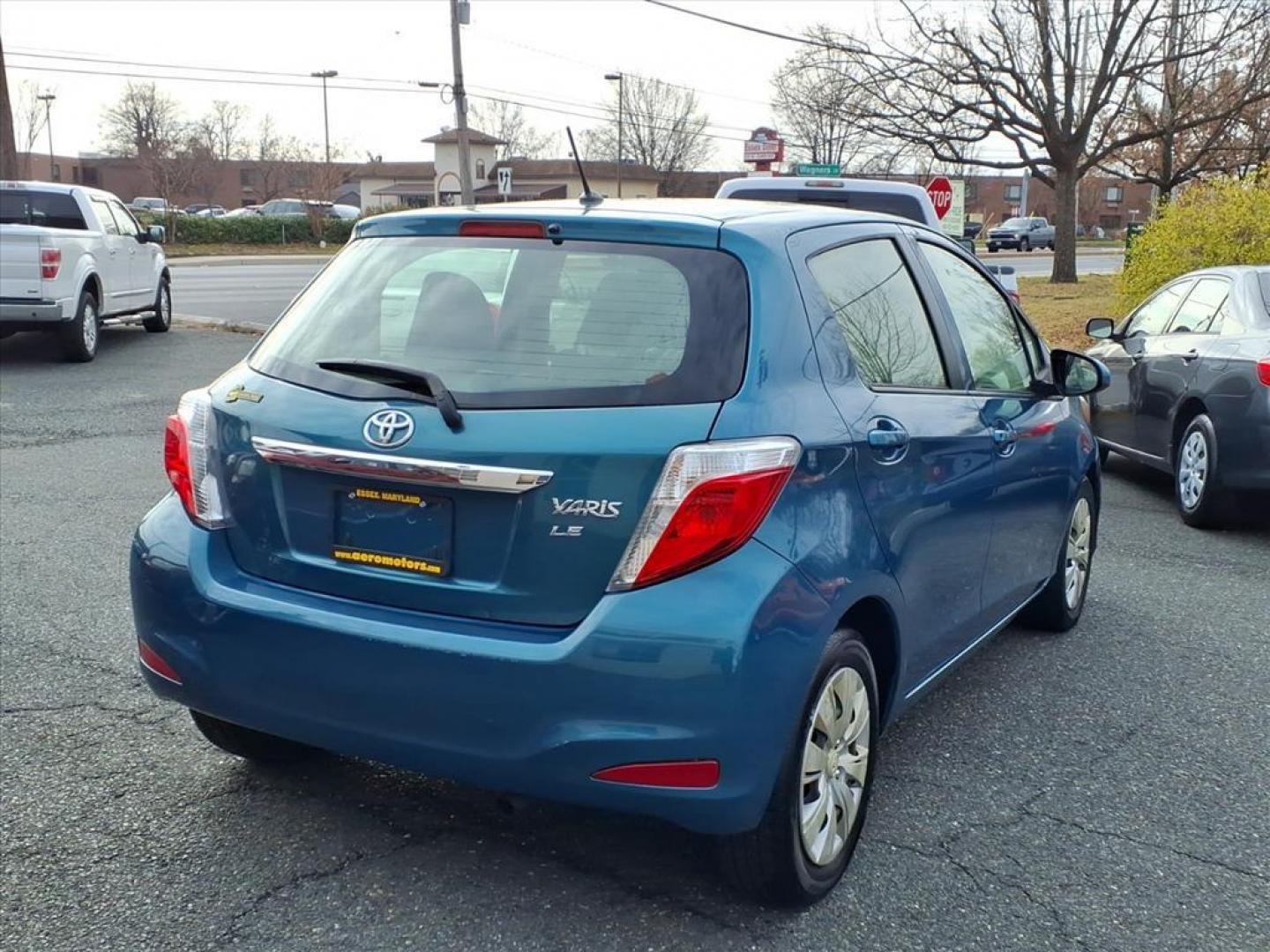 2012 Blazing Blue Pearl Toyota Yaris 5-Door LE (JTDKTUD3XCD) with an 1.5L 1.5L I4 106hp 103ft. lbs. Sequential-Port F.I. engine, 4-Speed Automatic transmission, located at 50 Eastern Blvd., Essex, MD, 21221, (410) 686-3444, 39.304367, -76.484947 - Photo#5