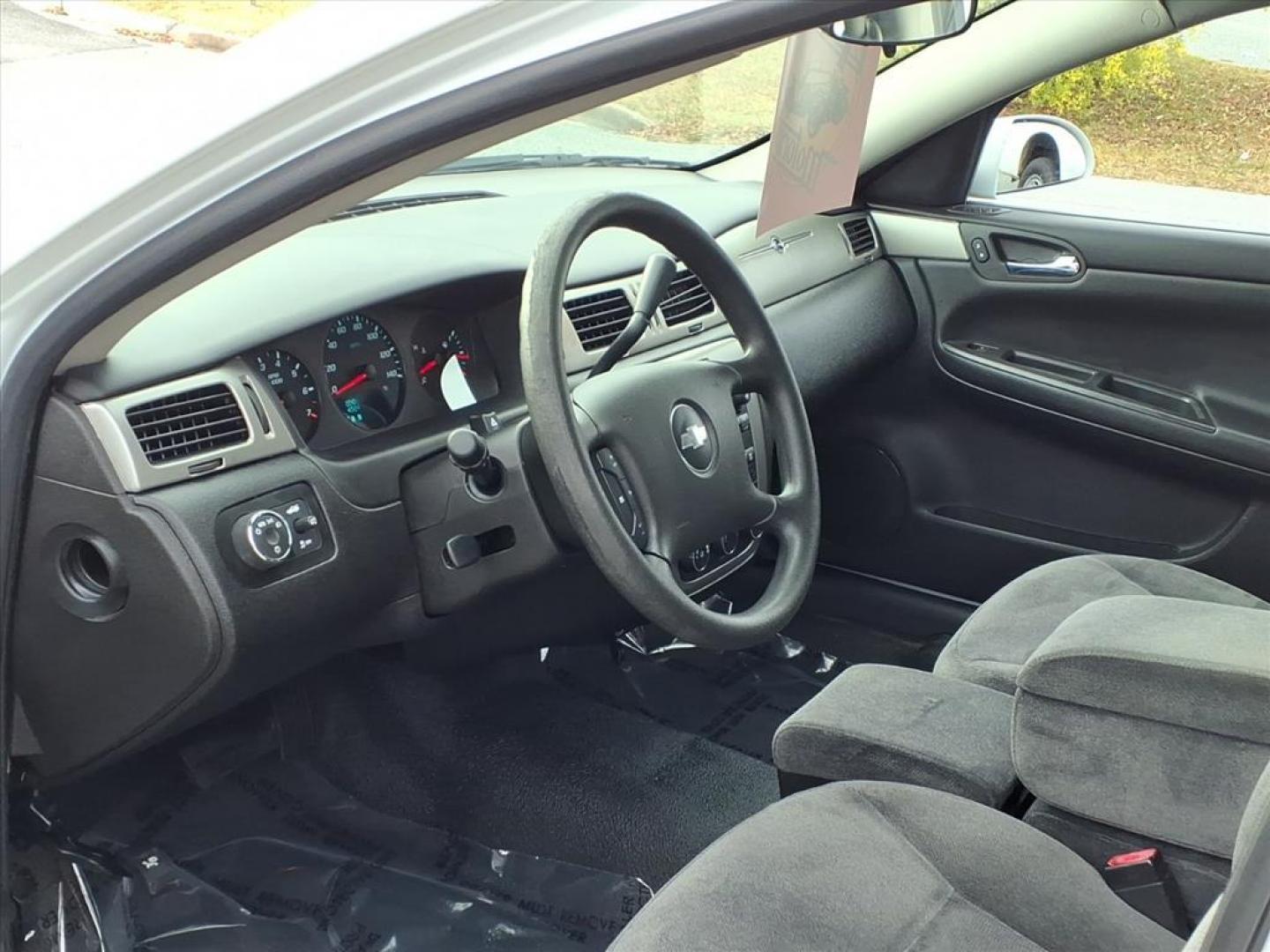 2013 Summit White Chevrolet Impala Unmarked Police (2G1WD5E30D1) with an 3.6L 3.6L Flex Fuel V6 302hp 262ft. lbs. Fuel Injected engine, 6-Speed Automatic w/Overdrive transmission, located at 50 Eastern Blvd., Essex, MD, 21221, (410) 686-3444, 39.304367, -76.484947 - Photo#9