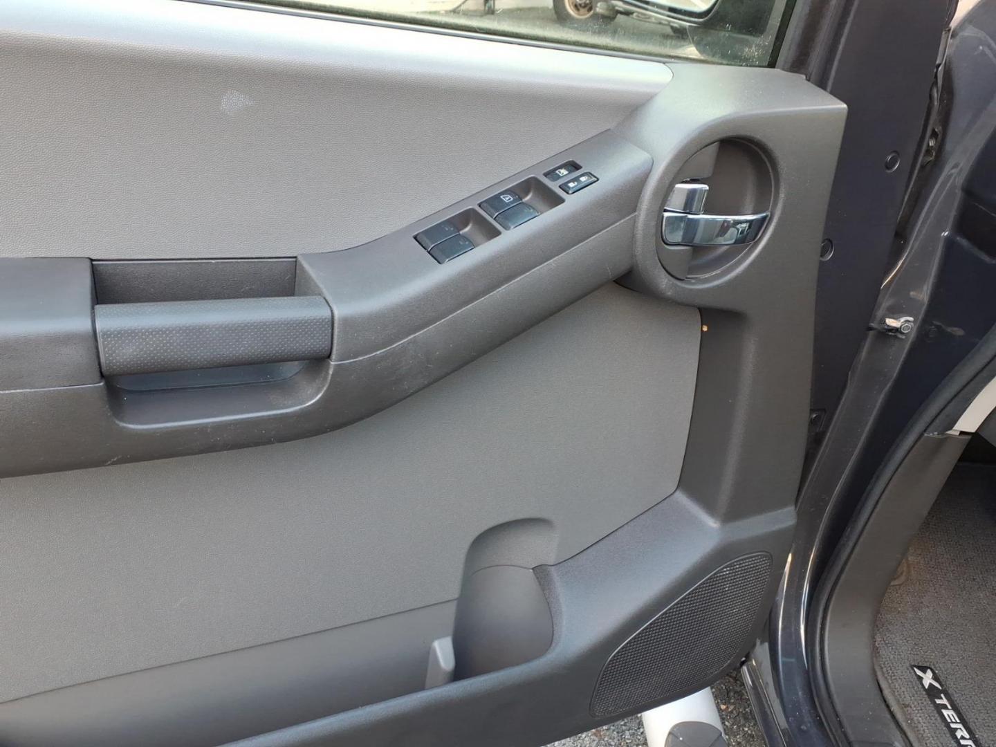 2010 Night Armor Nissan Xterra S (5N1AN0NU9AC) with an 4.0L 4.0L V6 261hp 281ft. lbs. Fuel Injected engine, 5-Speed Automatic transmission, located at 50 Eastern Blvd., Essex, MD, 21221, (410) 686-3444, 39.304367, -76.484947 - Photo#9