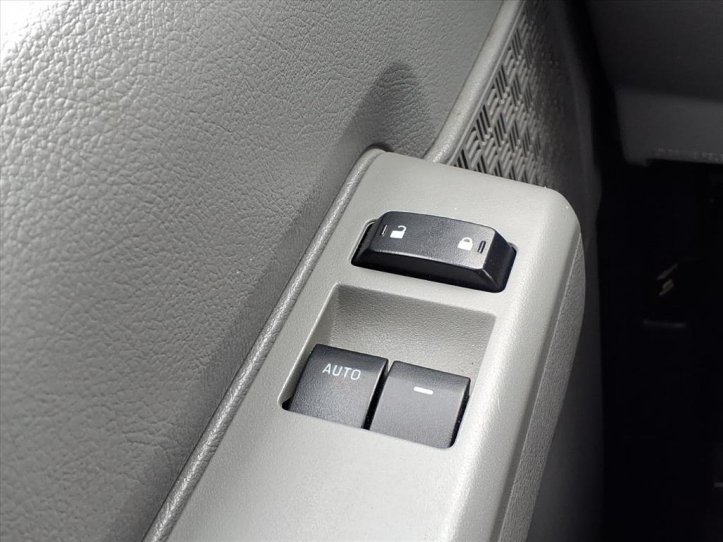 2012 Oxford White Ford E-Series E-250 (1FTNE2EW0CD) with an 4.6L 8 Cylinder Sequential-Port F.I. engine, Automatic transmission, located at 50 Eastern Blvd., Essex, MD, 21221, (410) 686-3444, 39.304367, -76.484947 - Photo#16