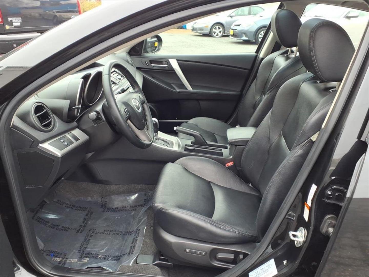 2010 Black Mazda Mazda3 s Grand Touring (JM1BL1S63A1) with an 2.5L 4 Cylinder Sequential-Port F.I. engine, Automatic transmission, located at 50 Eastern Blvd., Essex, MD, 21221, (410) 686-3444, 39.304367, -76.484947 - Photo#11