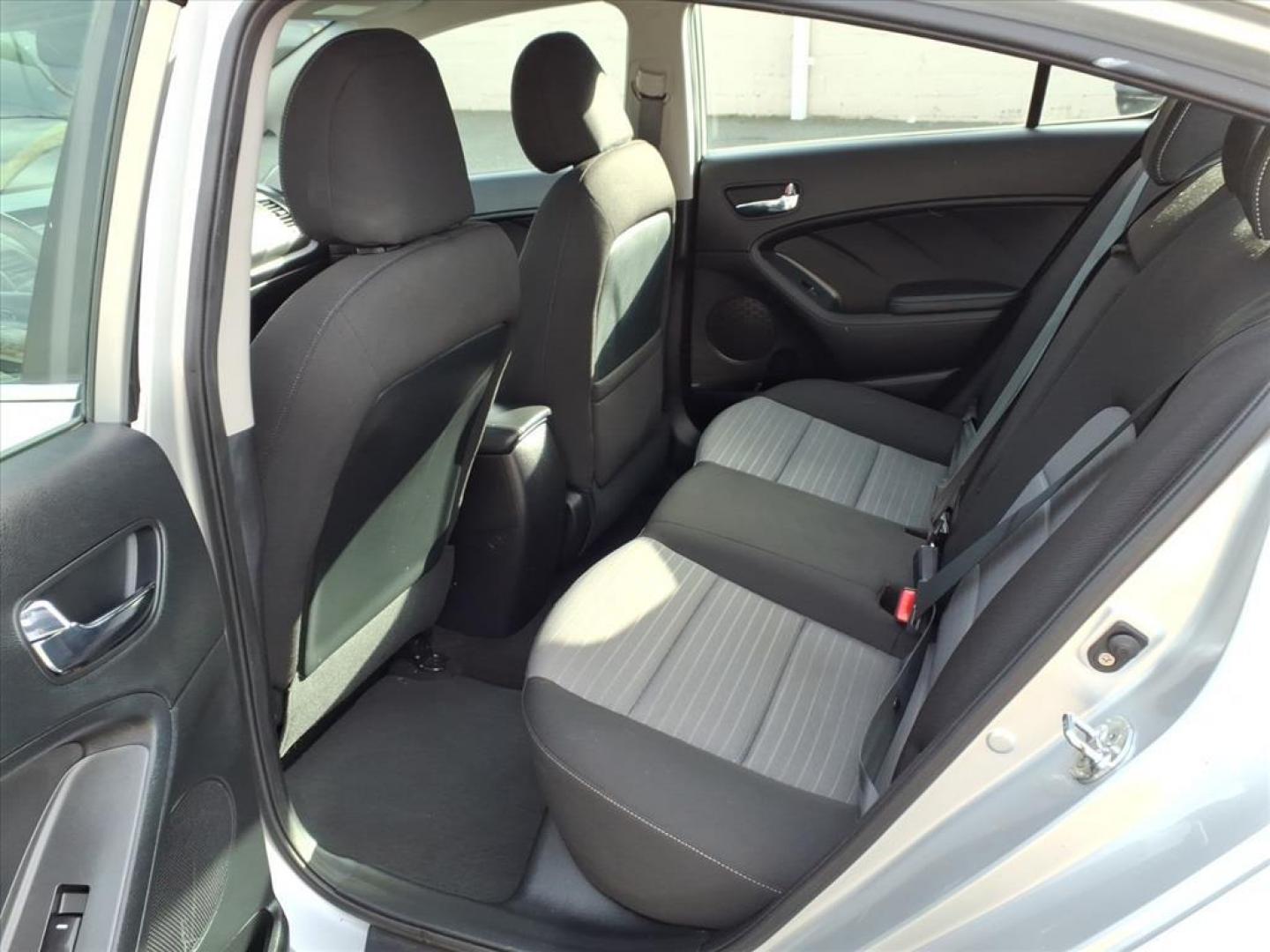 2015 Bright Silver Kia Forte EX (KNAFX4A84F5) with an 2.0L 4 Cylinder Fuel Injected engine, Automatic transmission, located at 50 Eastern Blvd., Essex, MD, 21221, (410) 686-3444, 39.304367, -76.484947 - Photo#12