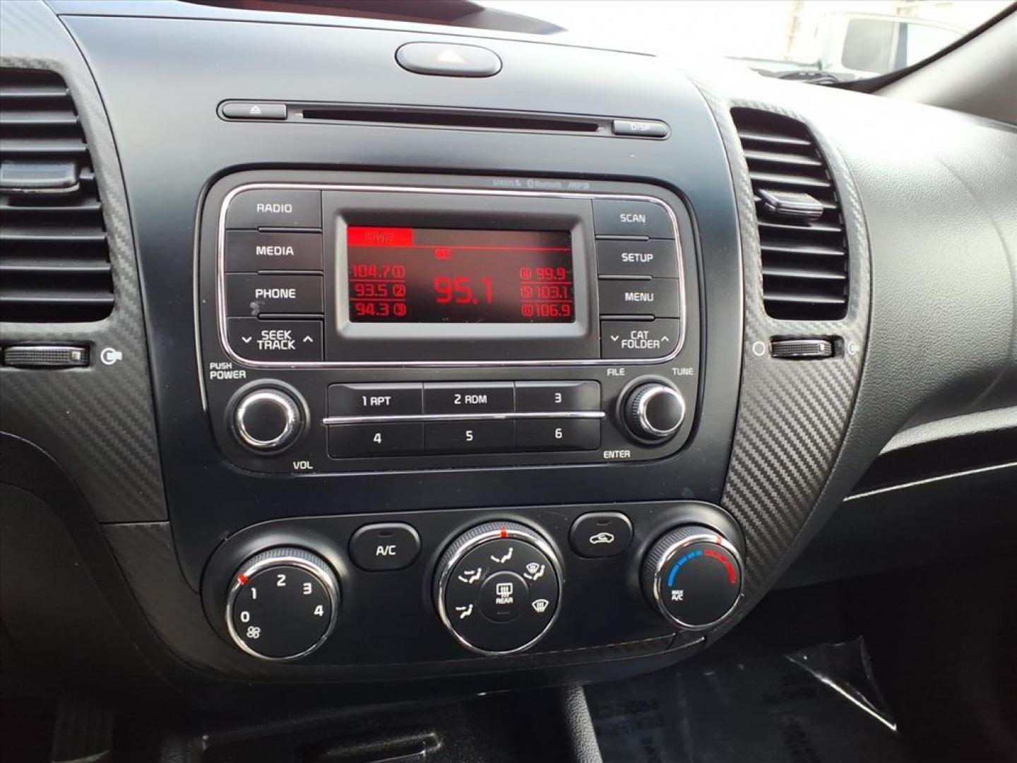 2015 Bright Silver Kia Forte EX (KNAFX4A84F5) with an 2.0L 4 Cylinder Fuel Injected engine, Automatic transmission, located at 50 Eastern Blvd., Essex, MD, 21221, (410) 686-3444, 39.304367, -76.484947 - Photo#18