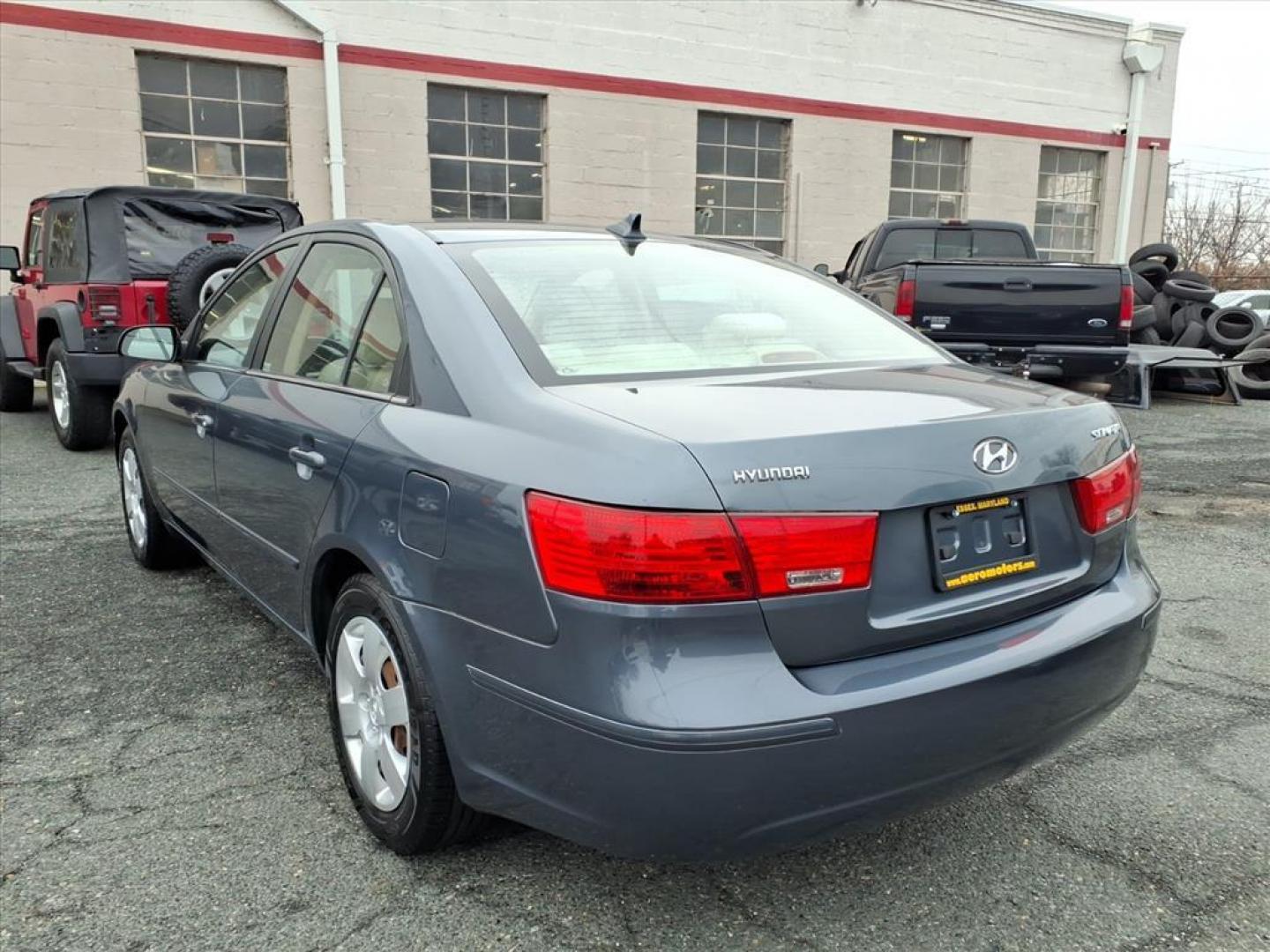 2009 Slate Blue Hyundai SONATA GLS (5NPET46C79H) with an 2.4L 4 Cylinder Fuel Injected engine, Automatic transmission, located at 50 Eastern Blvd., Essex, MD, 21221, (410) 686-3444, 39.304367, -76.484947 - Photo#2
