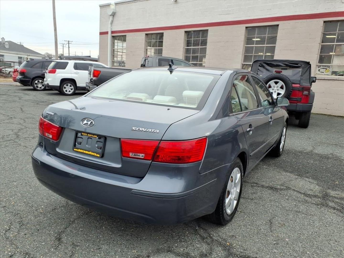 2009 Slate Blue Hyundai SONATA GLS (5NPET46C79H) with an 2.4L 4 Cylinder Fuel Injected engine, Automatic transmission, located at 50 Eastern Blvd., Essex, MD, 21221, (410) 686-3444, 39.304367, -76.484947 - Photo#4
