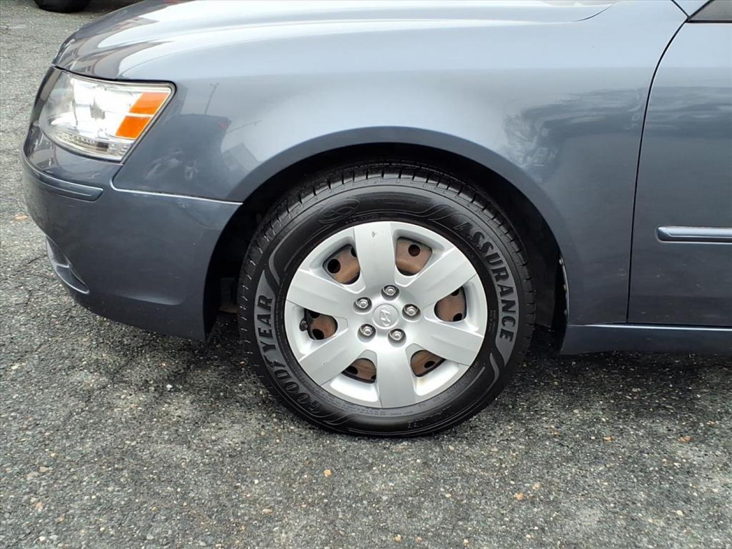 2009 Slate Blue Hyundai SONATA GLS (5NPET46C79H) with an 2.4L 4 Cylinder Fuel Injected engine, Automatic transmission, located at 50 Eastern Blvd., Essex, MD, 21221, (410) 686-3444, 39.304367, -76.484947 - Photo#7