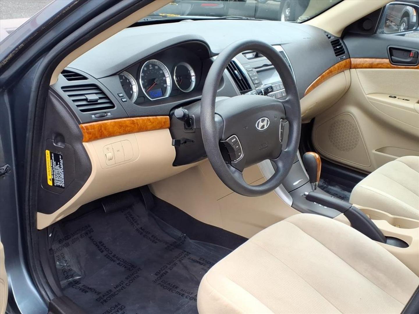 2009 Slate Blue Hyundai SONATA GLS (5NPET46C79H) with an 2.4L 4 Cylinder Fuel Injected engine, Automatic transmission, located at 50 Eastern Blvd., Essex, MD, 21221, (410) 686-3444, 39.304367, -76.484947 - Photo#9