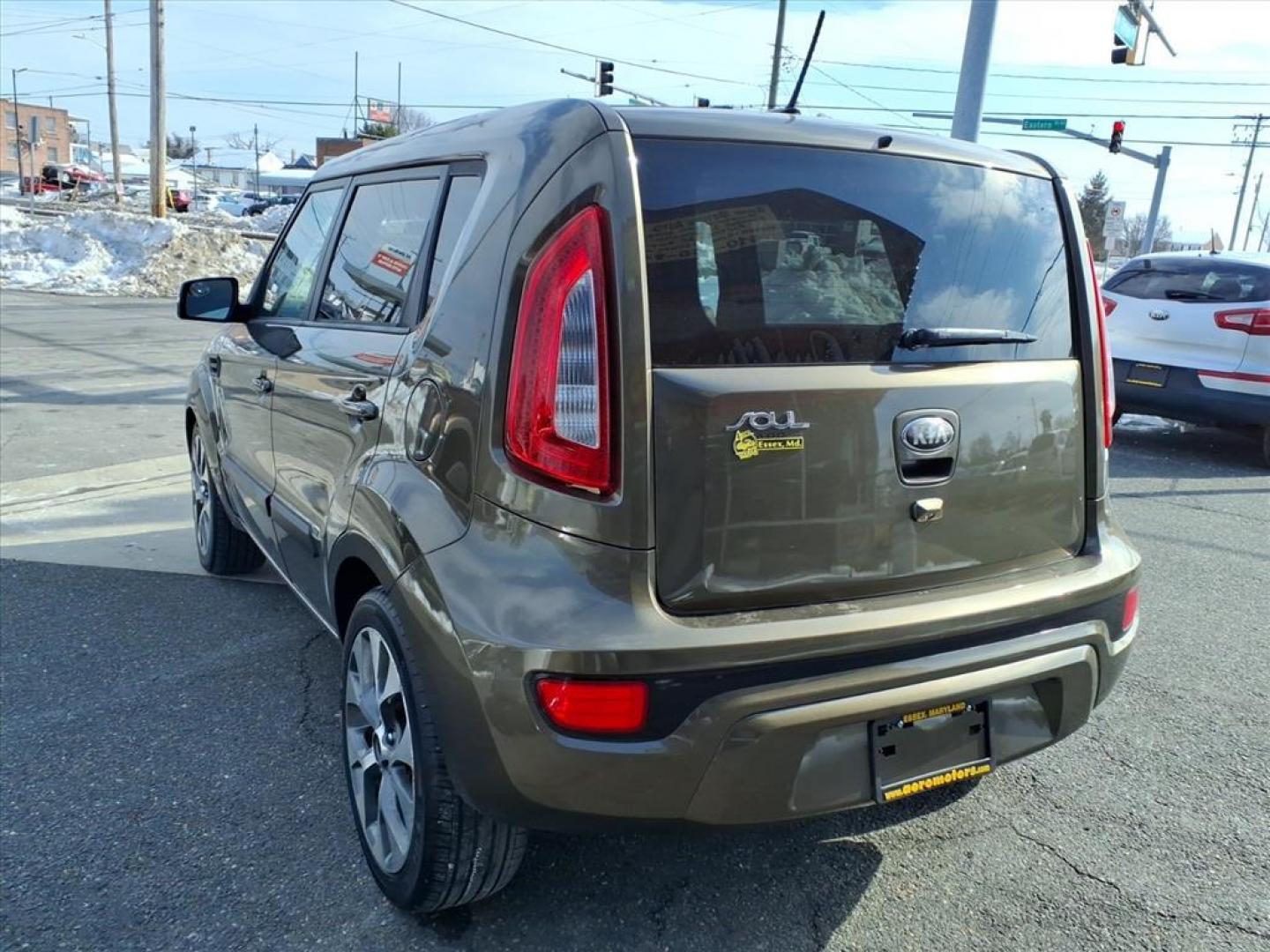 2013 Dune Kia Soul ! (KNDJT2A66D7) with an 2.0L 2.0L I4 164hp 148ft. lbs. Sequential-Port F.I. engine, 6-Speed Shiftable Automatic transmission, located at 50 Eastern Blvd., Essex, MD, 21221, (410) 686-3444, 39.304367, -76.484947 - Photo#2