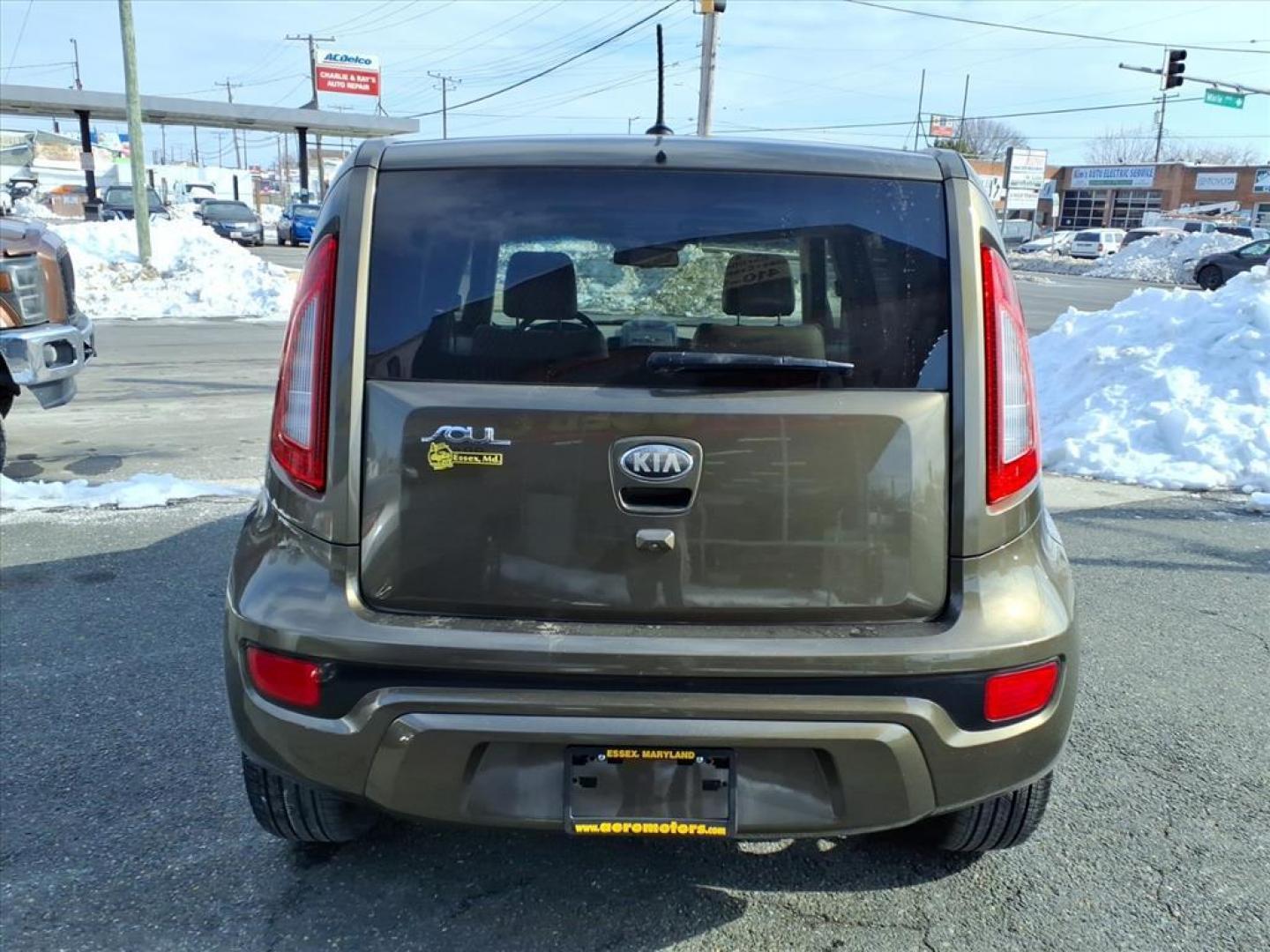 2013 Dune Kia Soul ! (KNDJT2A66D7) with an 2.0L 2.0L I4 164hp 148ft. lbs. Sequential-Port F.I. engine, 6-Speed Shiftable Automatic transmission, located at 50 Eastern Blvd., Essex, MD, 21221, (410) 686-3444, 39.304367, -76.484947 - Photo#3