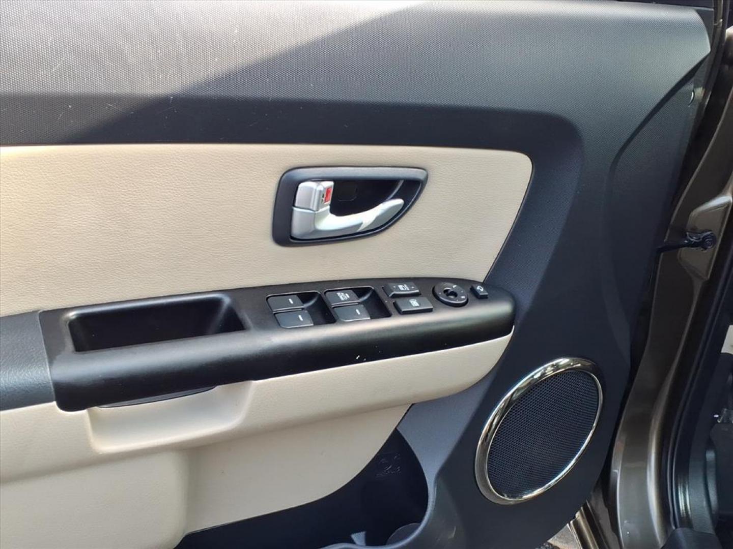 2013 Dune Kia Soul ! (KNDJT2A66D7) with an 2.0L 2.0L I4 164hp 148ft. lbs. Sequential-Port F.I. engine, 6-Speed Shiftable Automatic transmission, located at 50 Eastern Blvd., Essex, MD, 21221, (410) 686-3444, 39.304367, -76.484947 - Photo#10