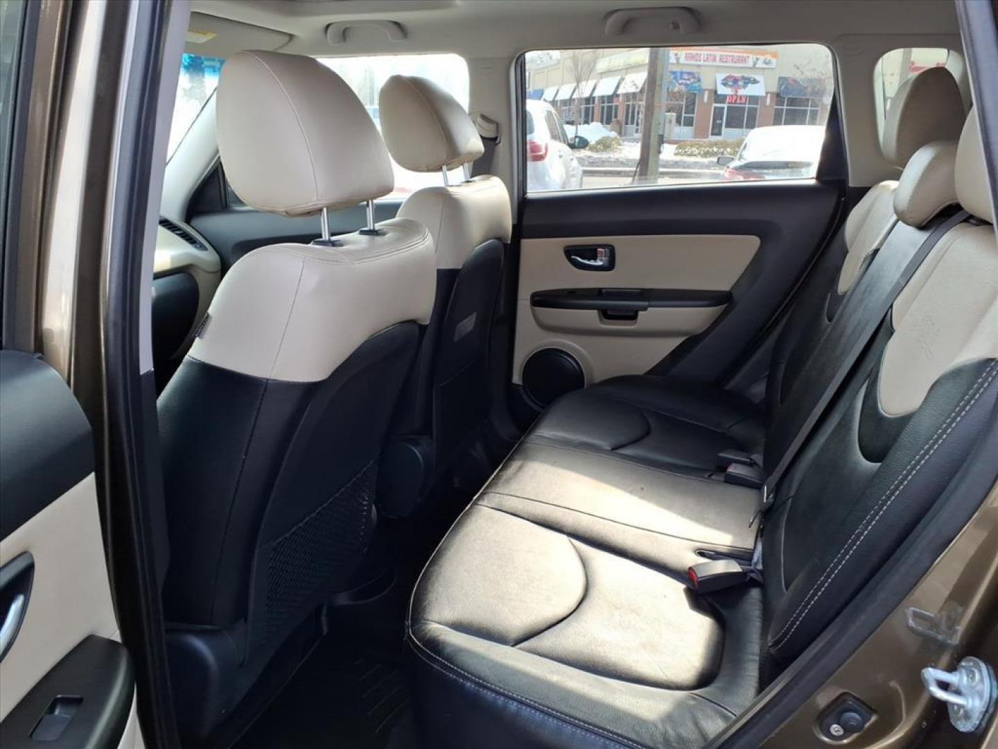 2013 Dune Kia Soul ! (KNDJT2A66D7) with an 2.0L 2.0L I4 164hp 148ft. lbs. Sequential-Port F.I. engine, 6-Speed Shiftable Automatic transmission, located at 50 Eastern Blvd., Essex, MD, 21221, (410) 686-3444, 39.304367, -76.484947 - Photo#13