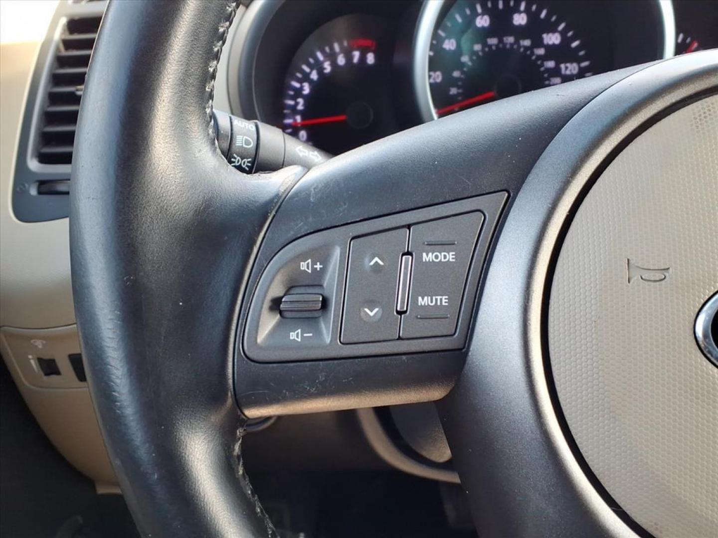 2013 Dune Kia Soul ! (KNDJT2A66D7) with an 2.0L 2.0L I4 164hp 148ft. lbs. Sequential-Port F.I. engine, 6-Speed Shiftable Automatic transmission, located at 50 Eastern Blvd., Essex, MD, 21221, (410) 686-3444, 39.304367, -76.484947 - Photo#22