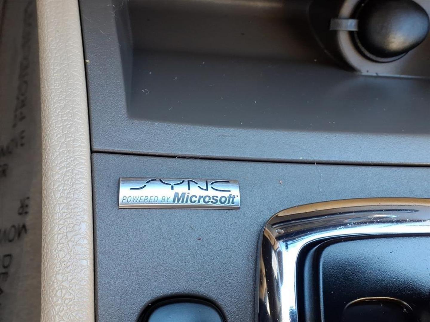 2009 Tuxedo Black Clearcoat Metallic Mercury Milan V6 Premier (3MEHM08109R) with an 3.0L 6 Cylinder Sequential-Port F.I. engine, Automatic transmission, located at 50 Eastern Blvd., Essex, MD, 21221, (410) 686-3444, 39.304367, -76.484947 - Photo#16
