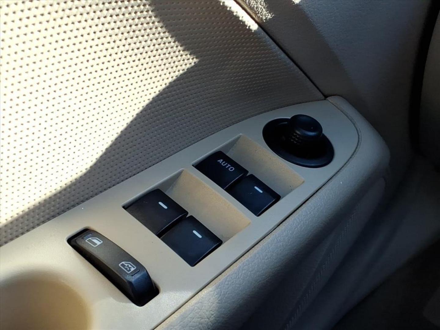 2009 Tuxedo Black Clearcoat Metallic Mercury Milan V6 Premier (3MEHM08109R) with an 3.0L 6 Cylinder Sequential-Port F.I. engine, Automatic transmission, located at 50 Eastern Blvd., Essex, MD, 21221, (410) 686-3444, 39.304367, -76.484947 - Photo#18