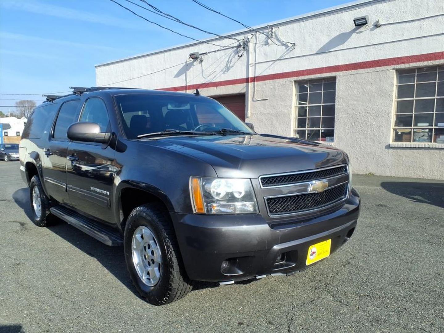 2011 Black 41u Chevrolet Suburban LS (1GNSKHE31BR) with an 5.3L 8 Cylinder Sequential-Port F.I. engine, Automatic transmission, located at 50 Eastern Blvd., Essex, MD, 21221, (410) 686-3444, 39.304367, -76.484947 - Photo#5