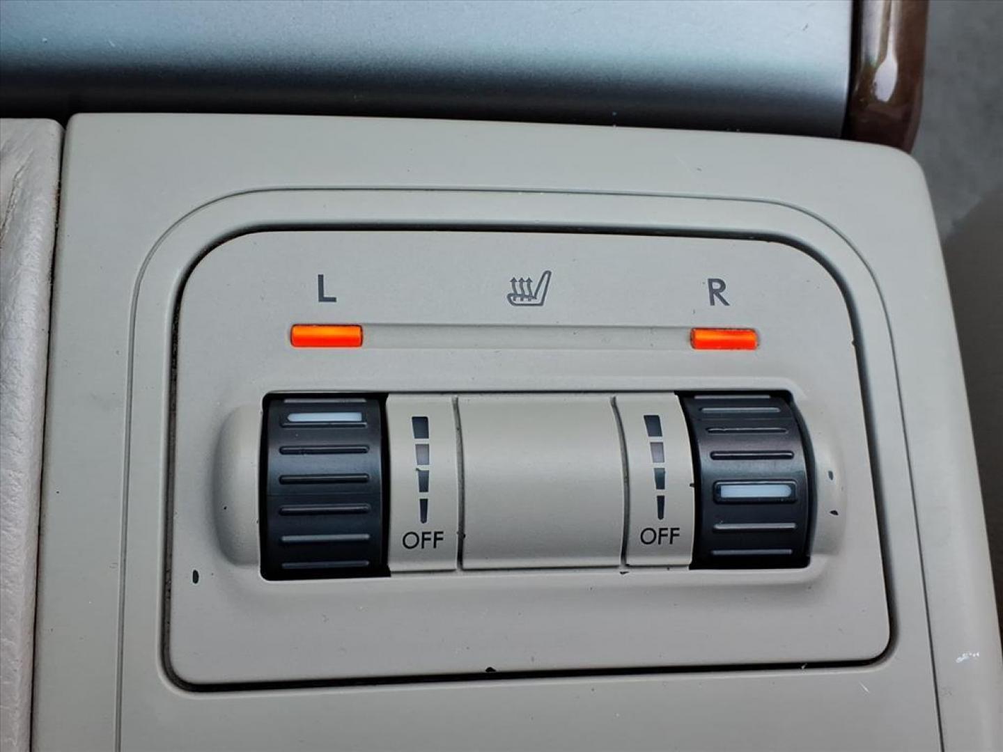 2008 Satin White Pearl Subaru Outback 2.5i Limited (4S4BP62C087) with an 2.5L 2.5L H4 170hp 170ft. lbs. Sequential-Port F.I. engine, 4-Speed Automatic with Sportshift Manual 4A transmission, located at 50 Eastern Blvd., Essex, MD, 21221, (410) 686-3444, 39.304367, -76.484947 - Photo#16