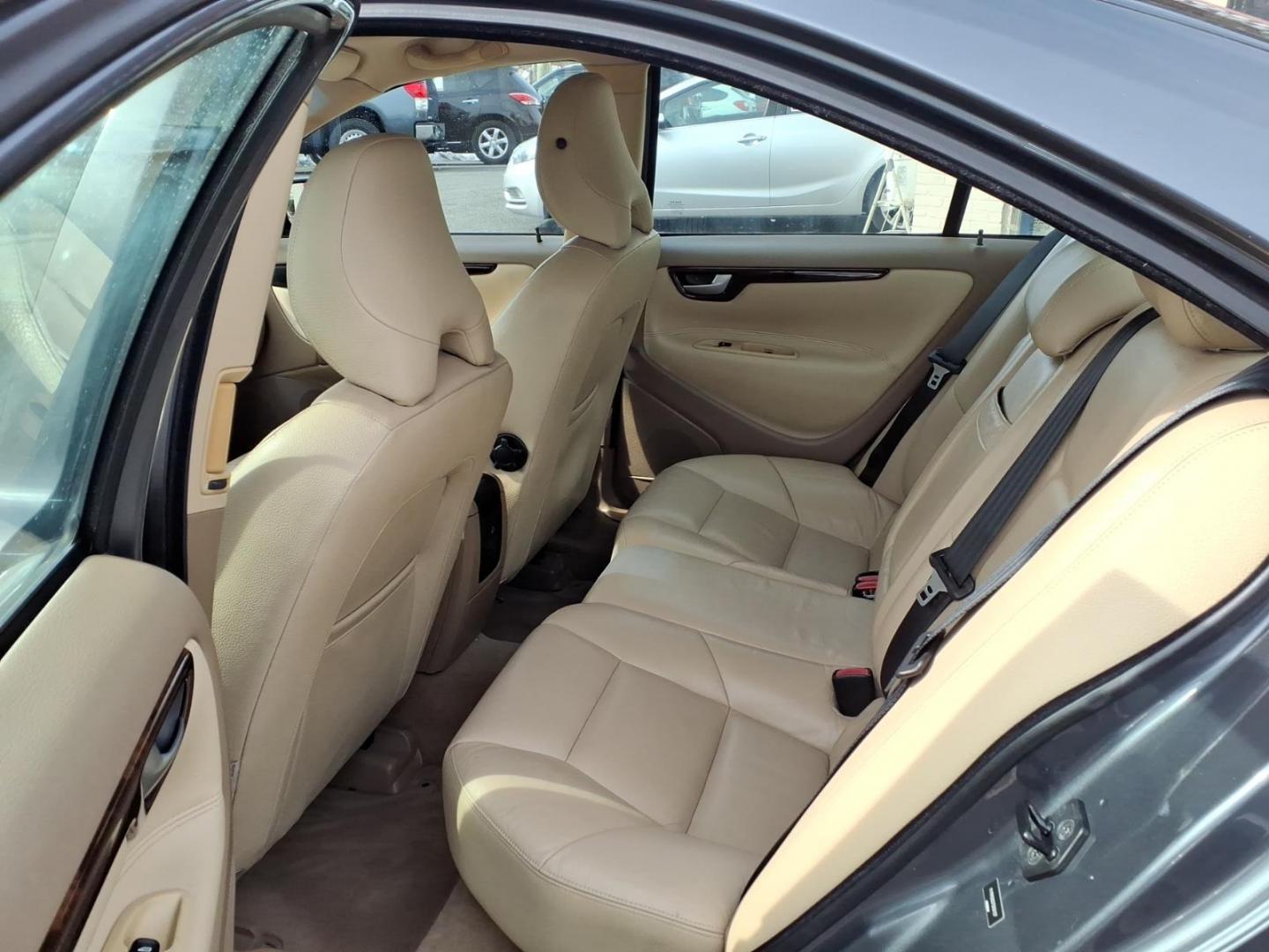 2007 Titanium Gray Metallic Volvo S60 2.5T (YV1RH592272) with an 2.5L 5 Cylinder Fuel Injected Turbo engine, 5 AT transmission, located at 50 Eastern Blvd., Essex, MD, 21221, (410) 686-3444, 39.304367, -76.484947 - Photo#10