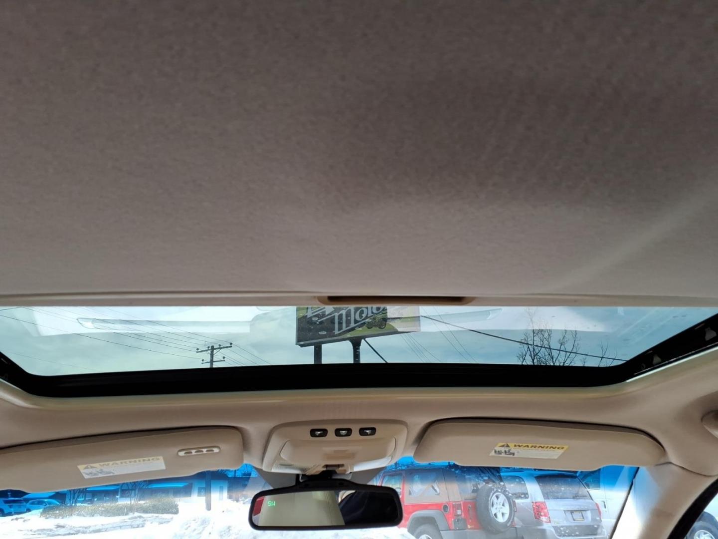 2007 Titanium Gray Metallic Volvo S60 2.5T (YV1RH592272) with an 2.5L 5 Cylinder Fuel Injected Turbo engine, 5 AT transmission, located at 50 Eastern Blvd., Essex, MD, 21221, (410) 686-3444, 39.304367, -76.484947 - Photo#11