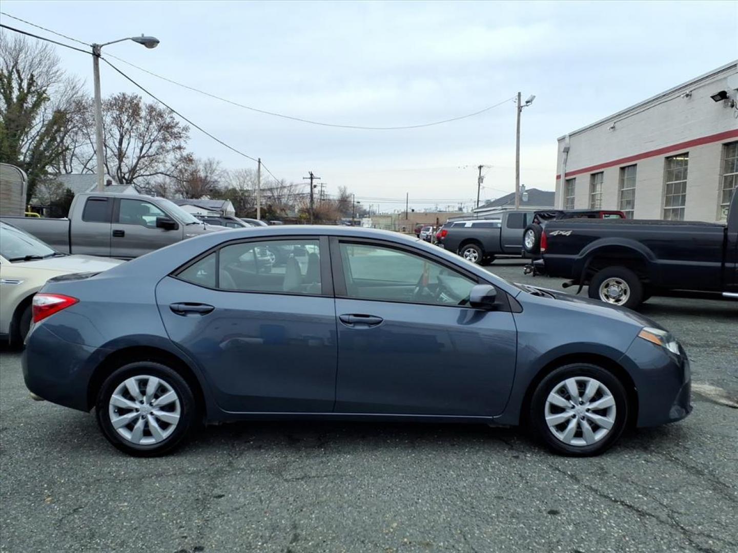 2016 Slate Metallic Toyota Corolla LE (2T1BURHE6GC) with an 1.8L 1.8L I4 132hp 128ft. lbs. Sequential-Port F.I. engine, CVT transmission, located at 50 Eastern Blvd., Essex, MD, 21221, (410) 686-3444, 39.304367, -76.484947 - Photo#5