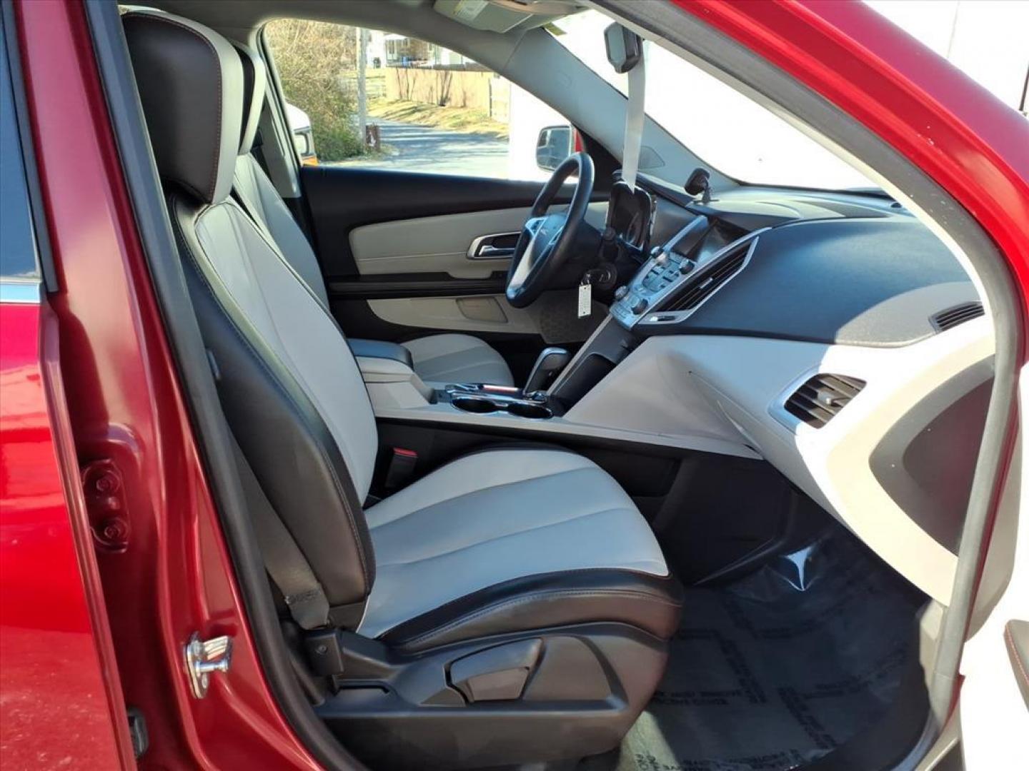 2014 Crystal Red Tintcoat GMC Terrain SLT-1 (2GKFLXE3XE6) with an 3.6L 6 Cylinder Fuel Injected engine, ATAWD transmission, located at 50 Eastern Blvd., Essex, MD, 21221, (410) 686-3444, 39.304367, -76.484947 - Photo#17