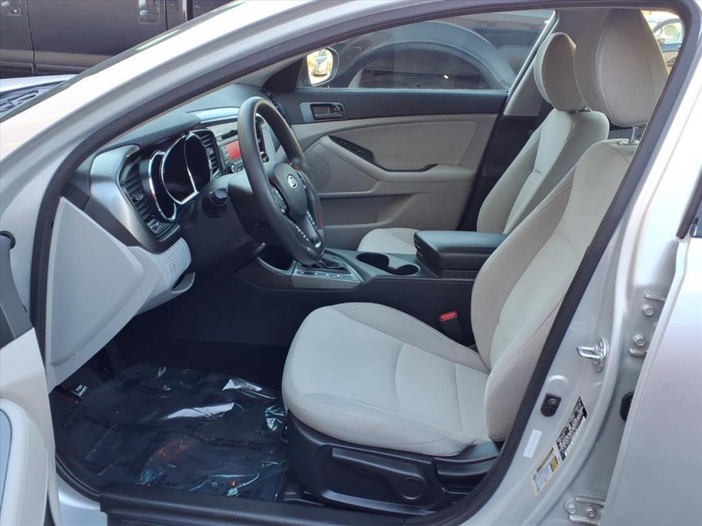 2012 Bright Silver Kia Optima LX (5XXGM4A70CG) with an 2.4L 2.4L I4 200hp 186ft. lbs. Fuel Injected engine, 6-Speed Automatic Sportmatic transmission, located at 50 Eastern Blvd., Essex, MD, 21221, (410) 686-3444, 39.304367, -76.484947 - Photo#10