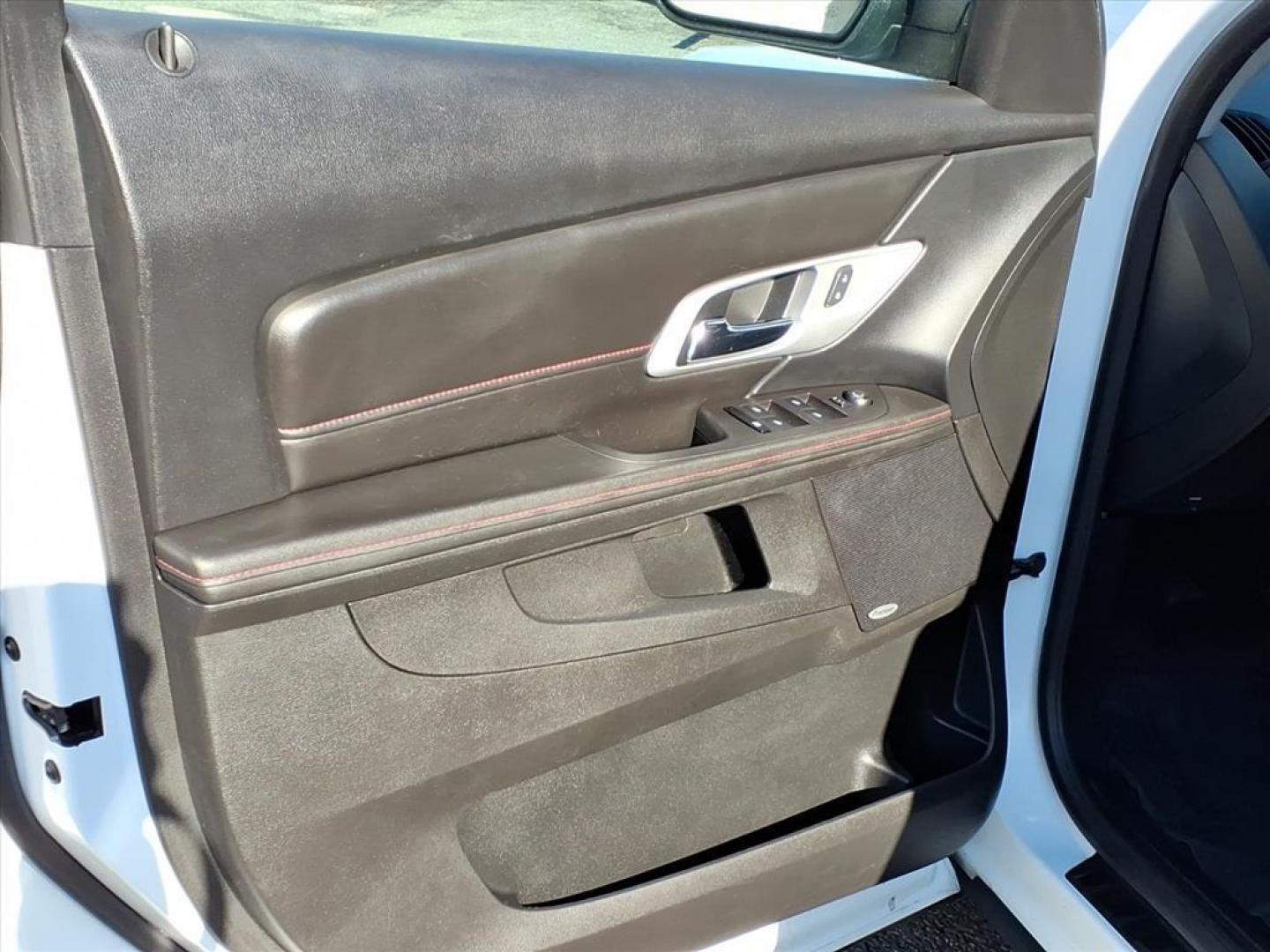 2013 Summit White GMC Terrain SLT-1 (2GKFLVE38D6) with an 3.6L 6 Cylinder Fuel Injected engine, ATAWD transmission, located at 50 Eastern Blvd., Essex, MD, 21221, (410) 686-3444, 39.304367, -76.484947 - Photo#8