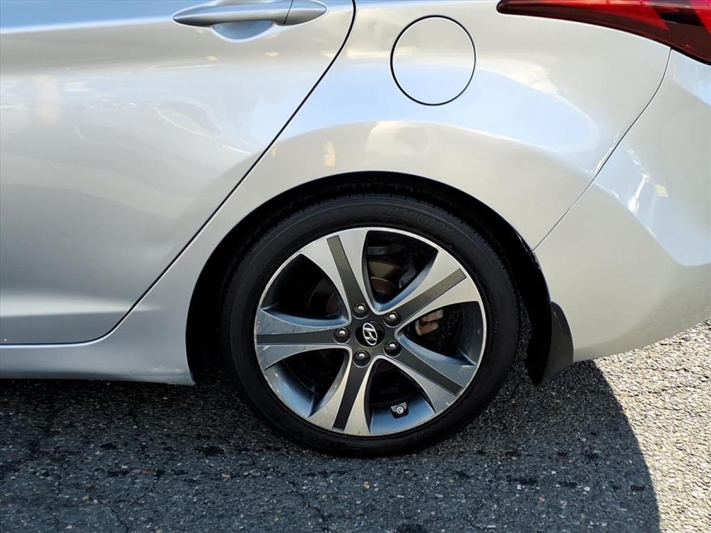 2015 Shimmering Silver Hyundai ELANTRA Sport (KMHDH4AH5FU) with an 2.0L 4 Cylinder Fuel Injected engine, Automatic transmission, located at 50 Eastern Blvd., Essex, MD, 21221, (410) 686-3444, 39.304367, -76.484947 - Photo#8