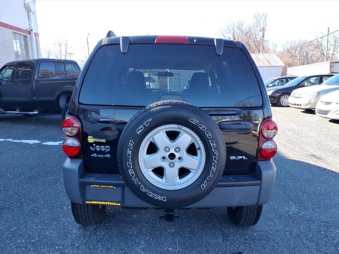 2005 Black Clearcoat Jeep Liberty Sport (1J4GL48K75W) with an 3.7L 6 Cylinder Fuel Injected engine, Automatic transmission, located at 50 Eastern Blvd., Essex, MD, 21221, (410) 686-3444, 39.304367, -76.484947 - Photo#3