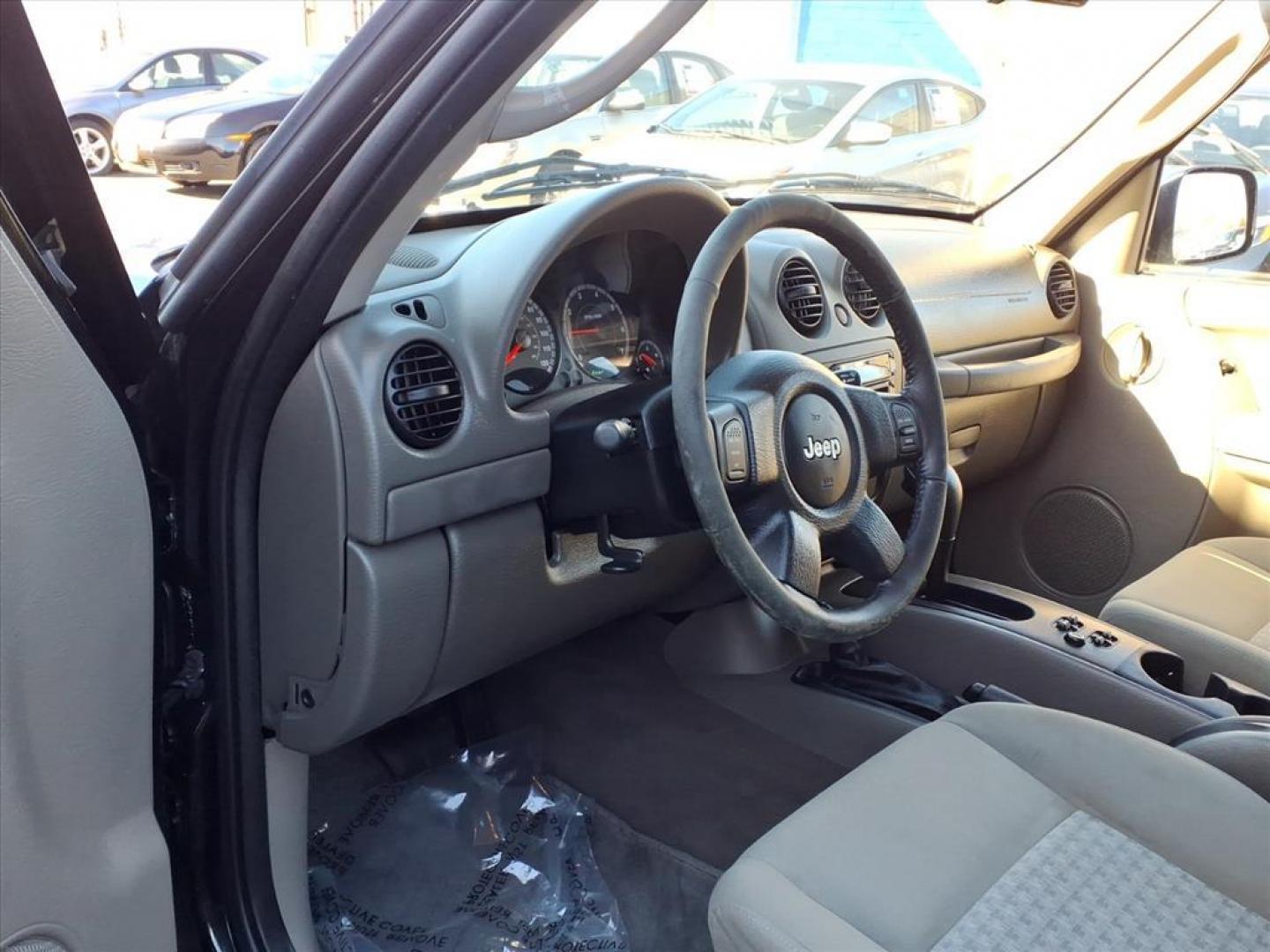 2005 Black Clearcoat Jeep Liberty Sport (1J4GL48K75W) with an 3.7L 6 Cylinder Fuel Injected engine, Automatic transmission, located at 50 Eastern Blvd., Essex, MD, 21221, (410) 686-3444, 39.304367, -76.484947 - Photo#10