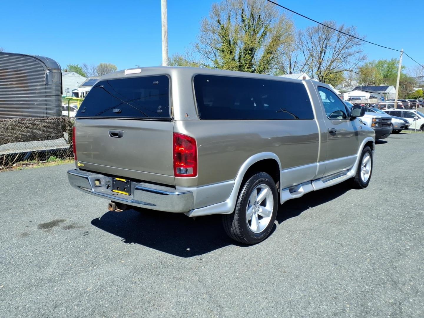 2003 Tan Dodge Ram 1500 ST (1D7HU16N73J) with an 4.7L 4.7L V8 240hp 300ft. lbs. Fuel Injected engine, 5-Speed Automatic transmission, located at 50 Eastern Blvd., Essex, MD, 21221, (410) 686-3444, 39.304367, -76.484947 - Photo#4