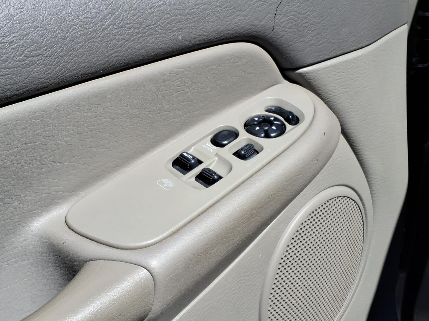 2003 Tan Dodge Ram 1500 ST (1D7HU16N73J) with an 4.7L 4.7L V8 240hp 300ft. lbs. Fuel Injected engine, 5-Speed Automatic transmission, located at 50 Eastern Blvd., Essex, MD, 21221, (410) 686-3444, 39.304367, -76.484947 - Photo#11