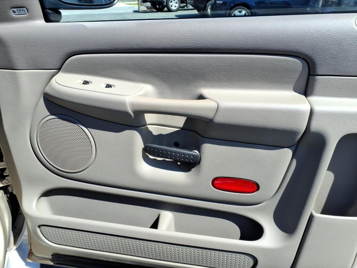 2003 Tan Dodge Ram 1500 ST (1D7HU16N73J) with an 4.7L 4.7L V8 240hp 300ft. lbs. Fuel Injected engine, 5-Speed Automatic transmission, located at 50 Eastern Blvd., Essex, MD, 21221, (410) 686-3444, 39.304367, -76.484947 - Photo#15