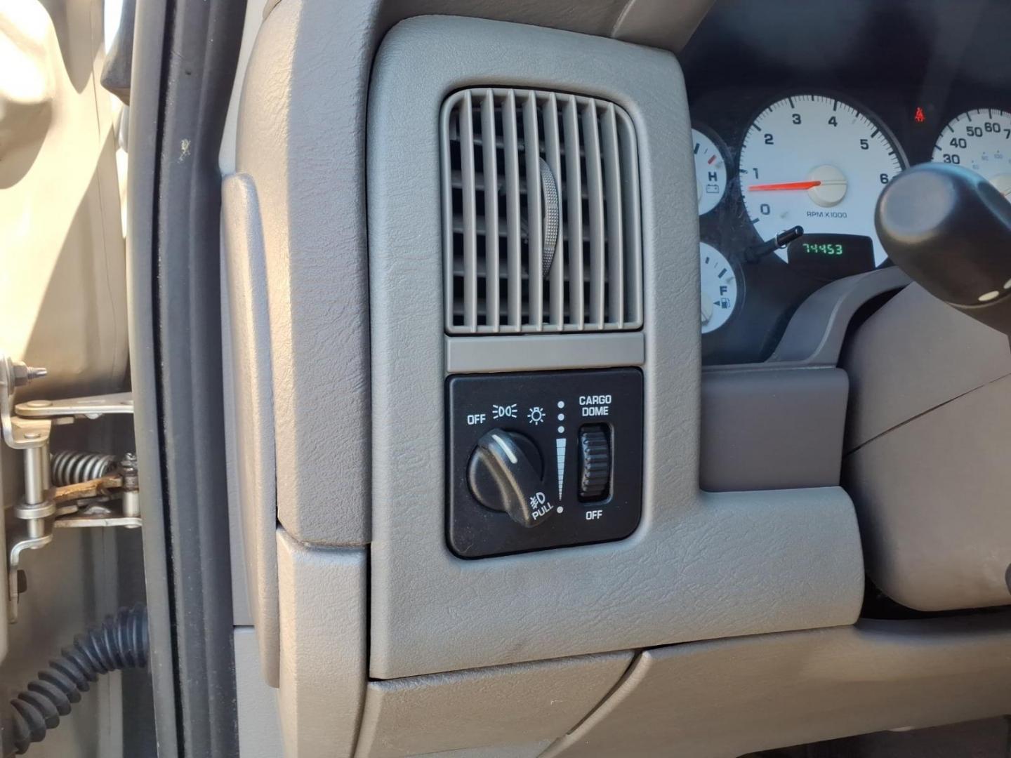 2003 Tan Dodge Ram 1500 ST (1D7HU16N73J) with an 4.7L 4.7L V8 240hp 300ft. lbs. Fuel Injected engine, 5-Speed Automatic transmission, located at 50 Eastern Blvd., Essex, MD, 21221, (410) 686-3444, 39.304367, -76.484947 - Photo#17