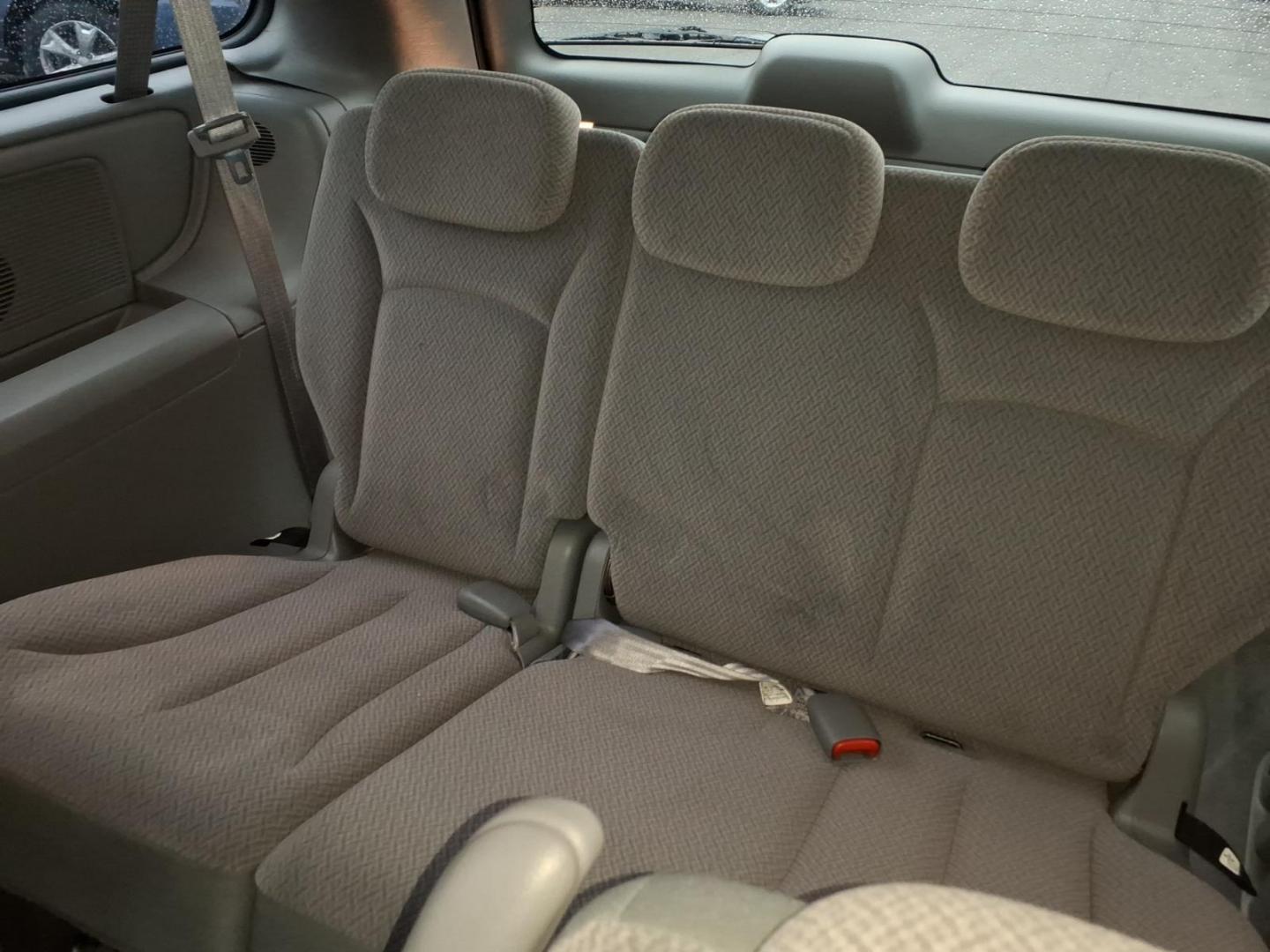 2007 Grey Dodge Grand Caravan SXT (2D4GP44L97R) with an 3.8L 6 Cylinder Fuel Injected engine, Automatic transmission, located at 50 Eastern Blvd., Essex, MD, 21221, (410) 686-3444, 39.304367, -76.484947 - Photo#13