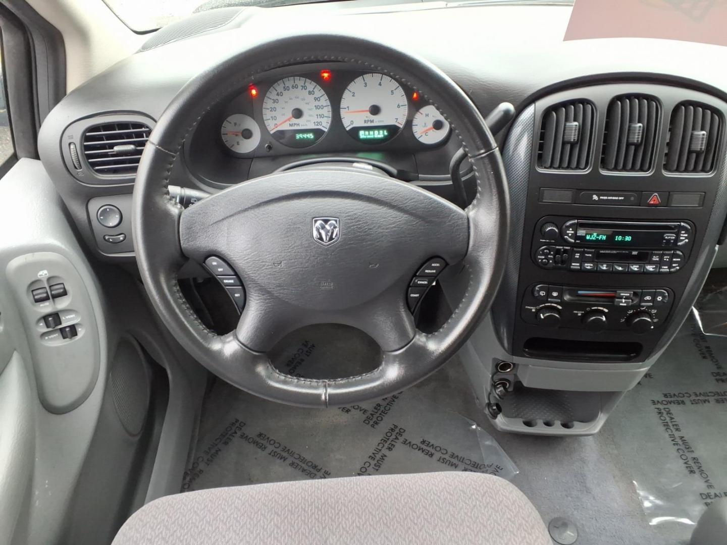 2007 Grey Dodge Grand Caravan SXT (2D4GP44L97R) with an 3.8L 6 Cylinder Fuel Injected engine, Automatic transmission, located at 50 Eastern Blvd., Essex, MD, 21221, (410) 686-3444, 39.304367, -76.484947 - Photo#14