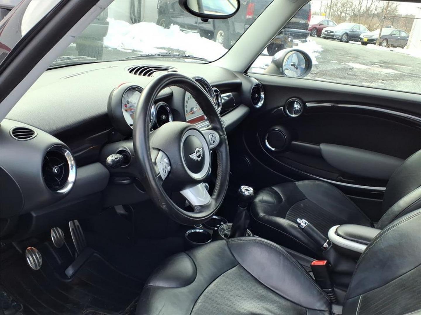 2007 British Racing Green Metallic MINI Cooper S (WMWMF73527T) with an 1.6L 1.6L Turbocharged I4 172hp 177ft. lbs. Turbocharged engine, 6-Speed Manual transmission, located at 50 Eastern Blvd., Essex, MD, 21221, (410) 686-3444, 39.304367, -76.484947 - Photo#10