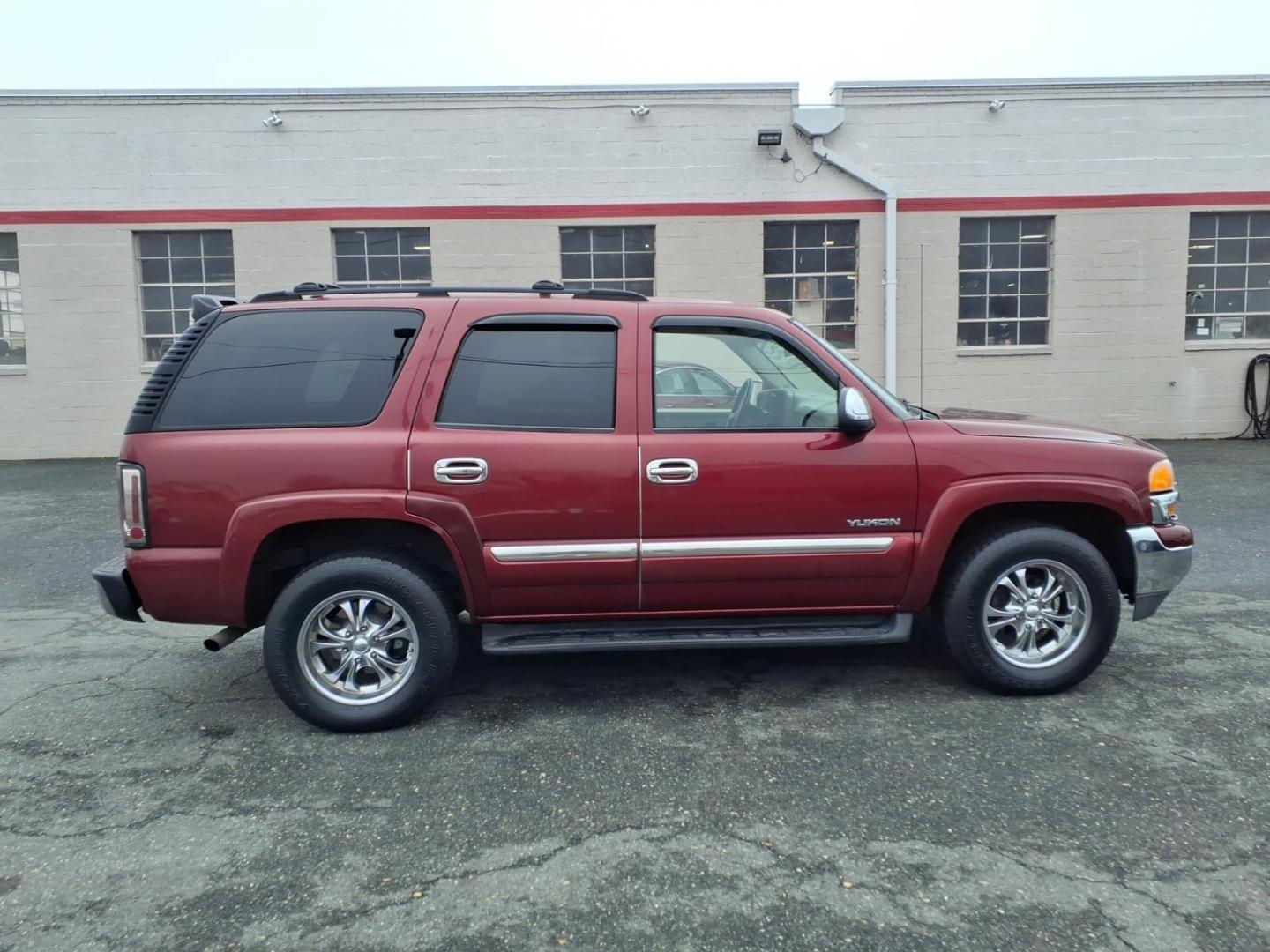 2003 Burg GMC Yukon SLT (1GKEK13Z63J) with an 5.3L 5.3L V8 OHV 16V FI Engine Fuel Injected engine, 4-Speed Automatic transmission, located at 50 Eastern Blvd., Essex, MD, 21221, (410) 686-3444, 39.304367, -76.484947 - Photo#5
